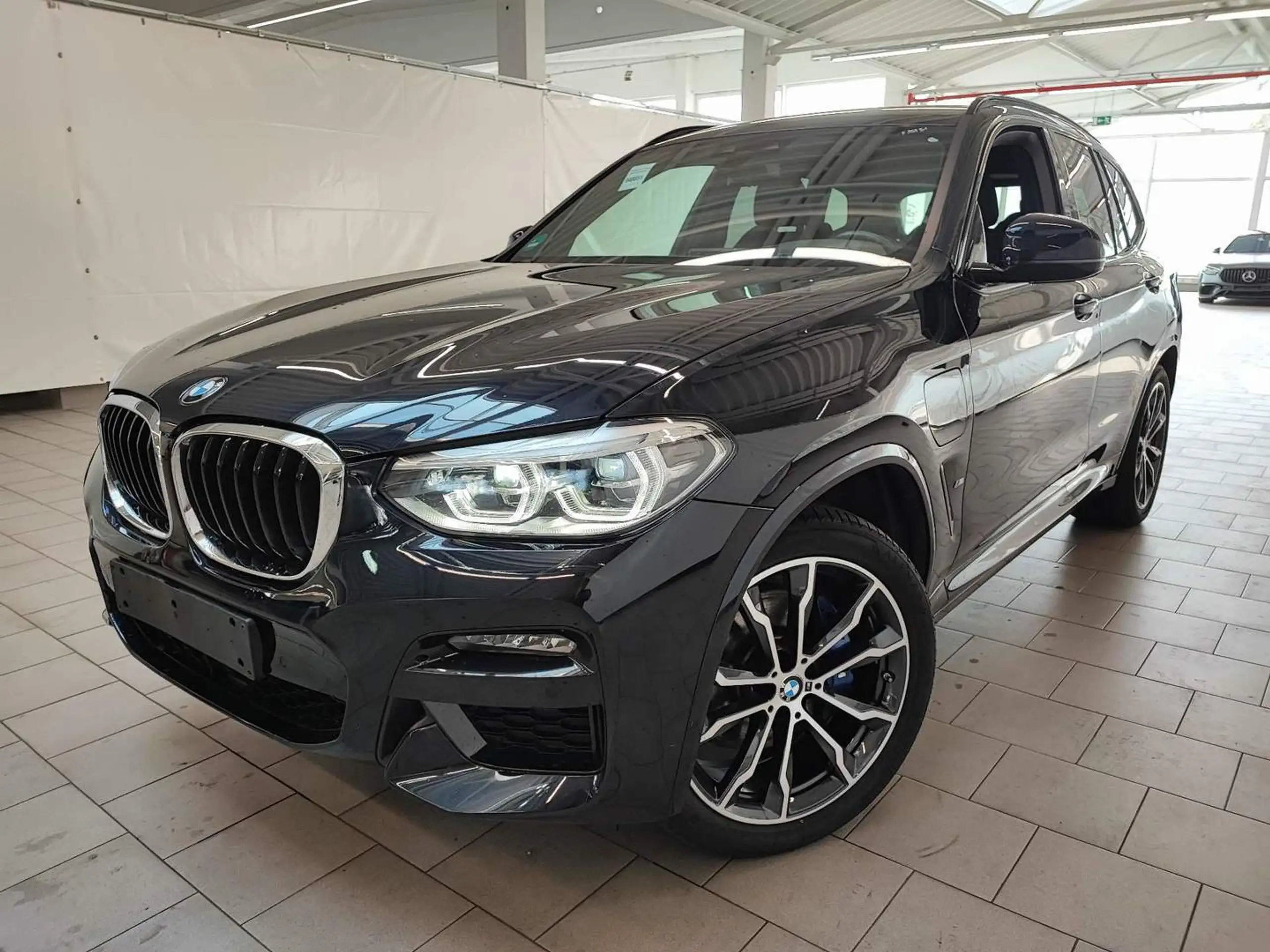 BMW - X3