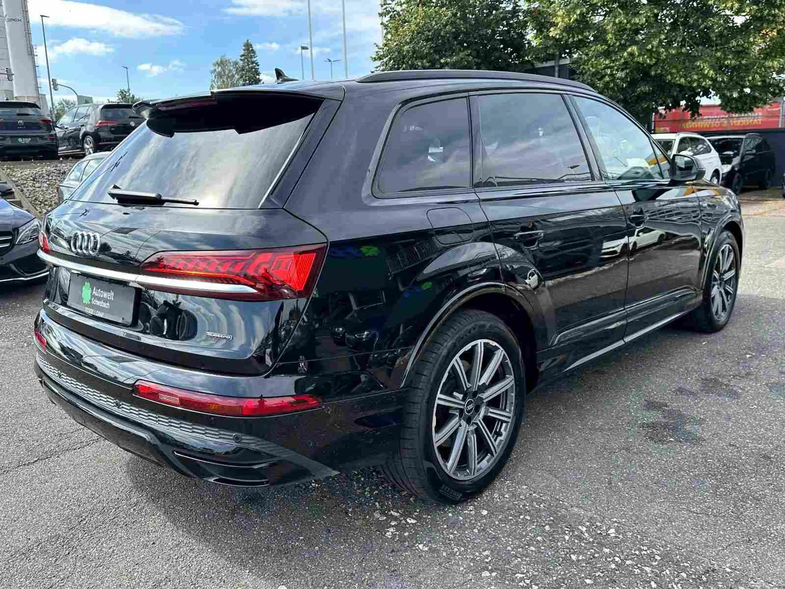 Audi - Q7