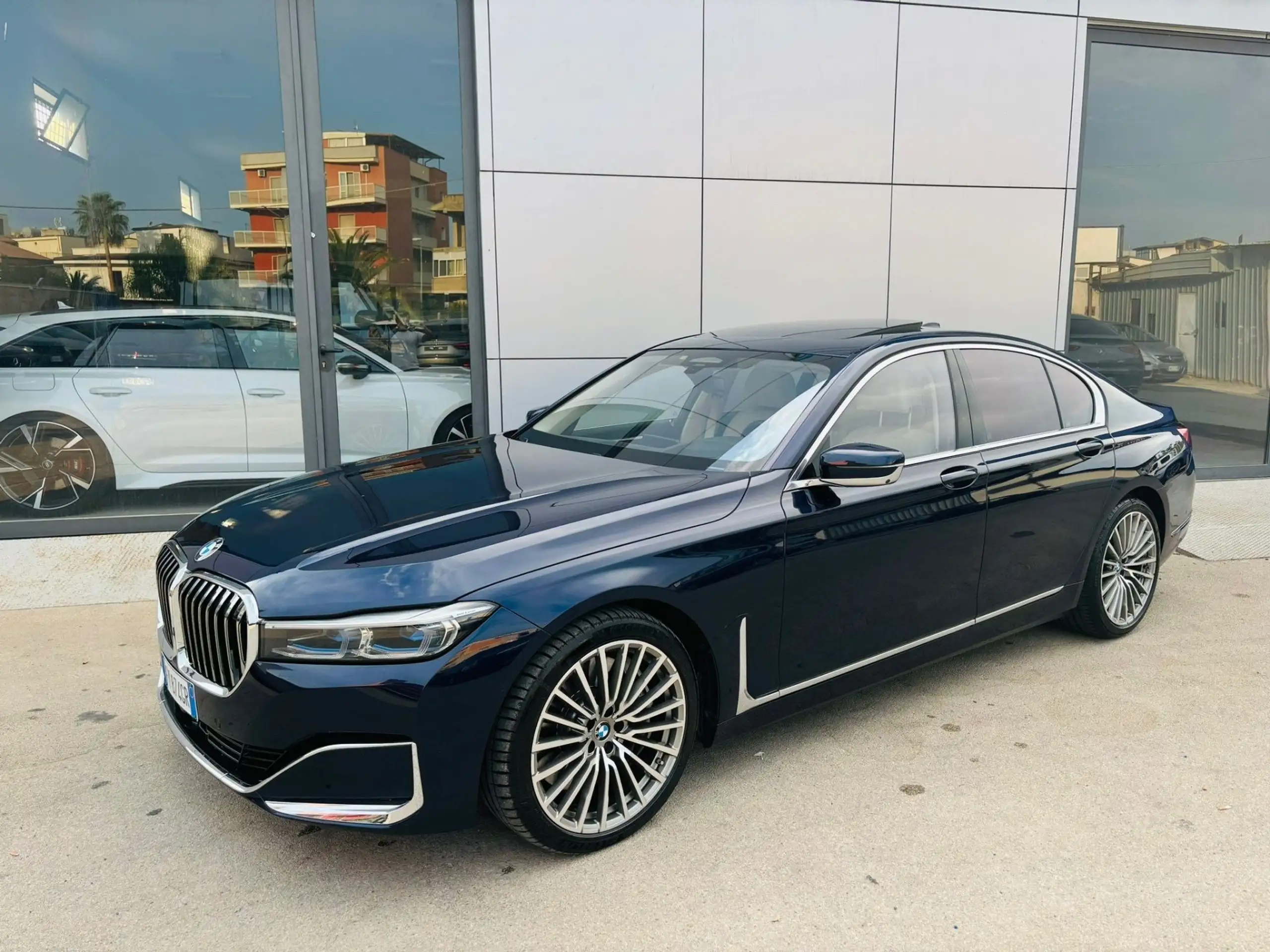 BMW - 750