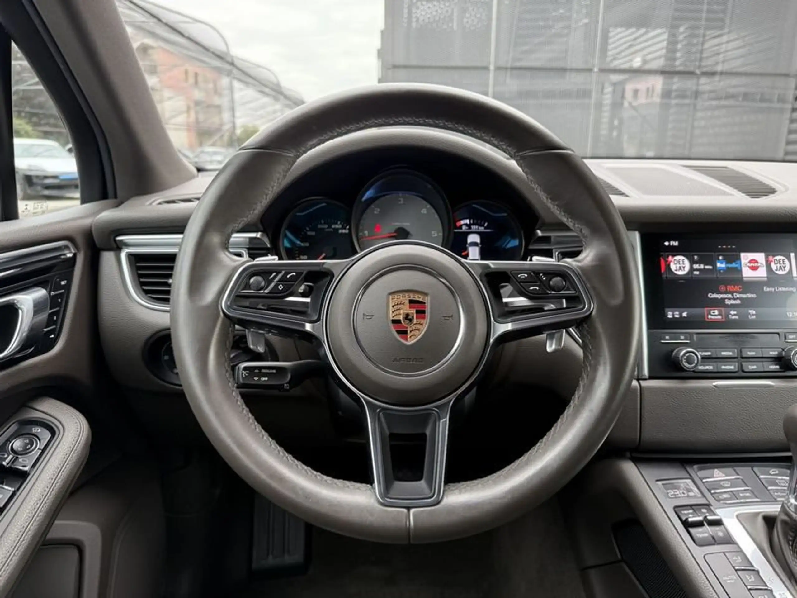 Porsche - Macan