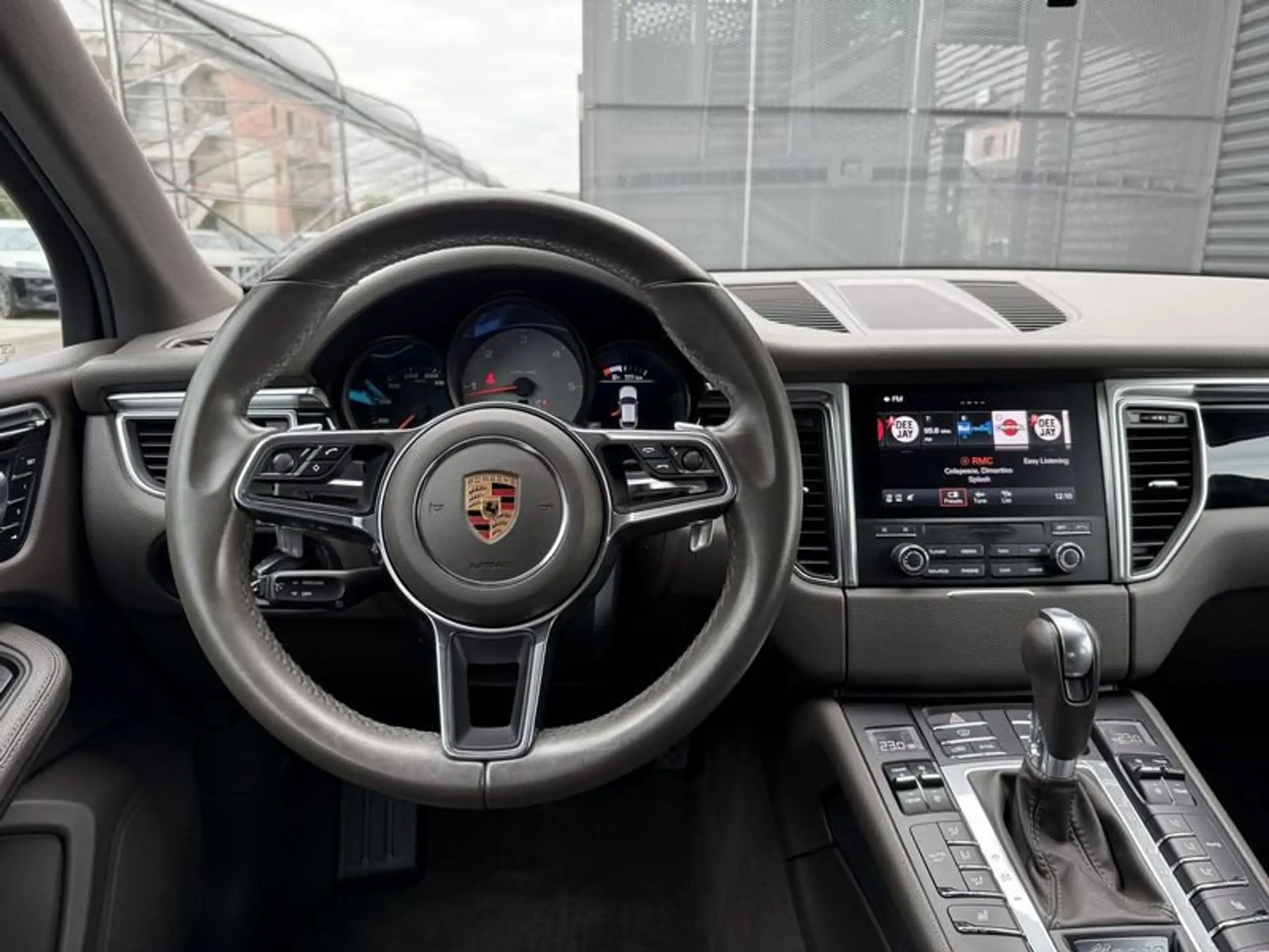 Porsche - Macan