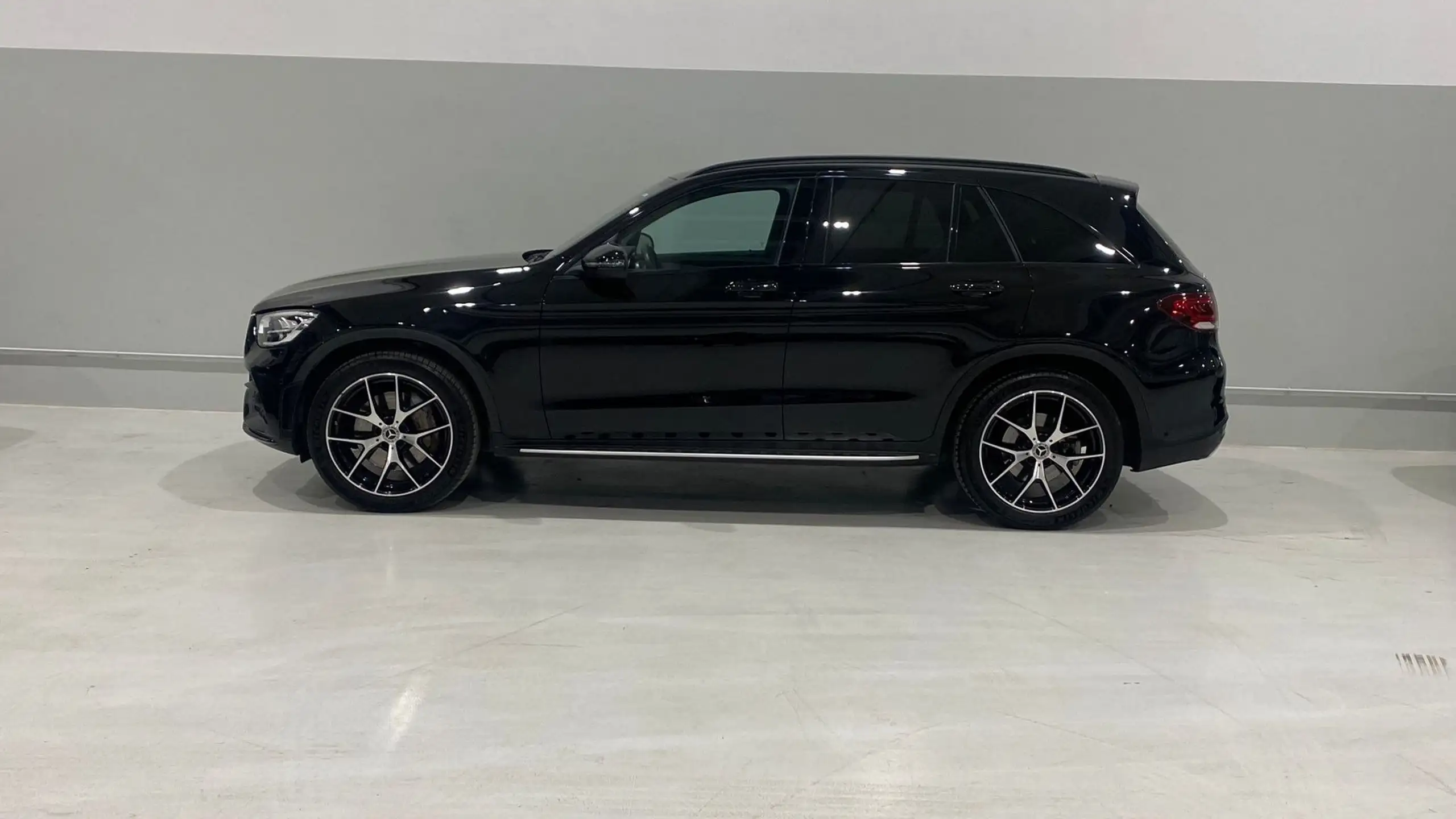 Mercedes-Benz - GLC 220