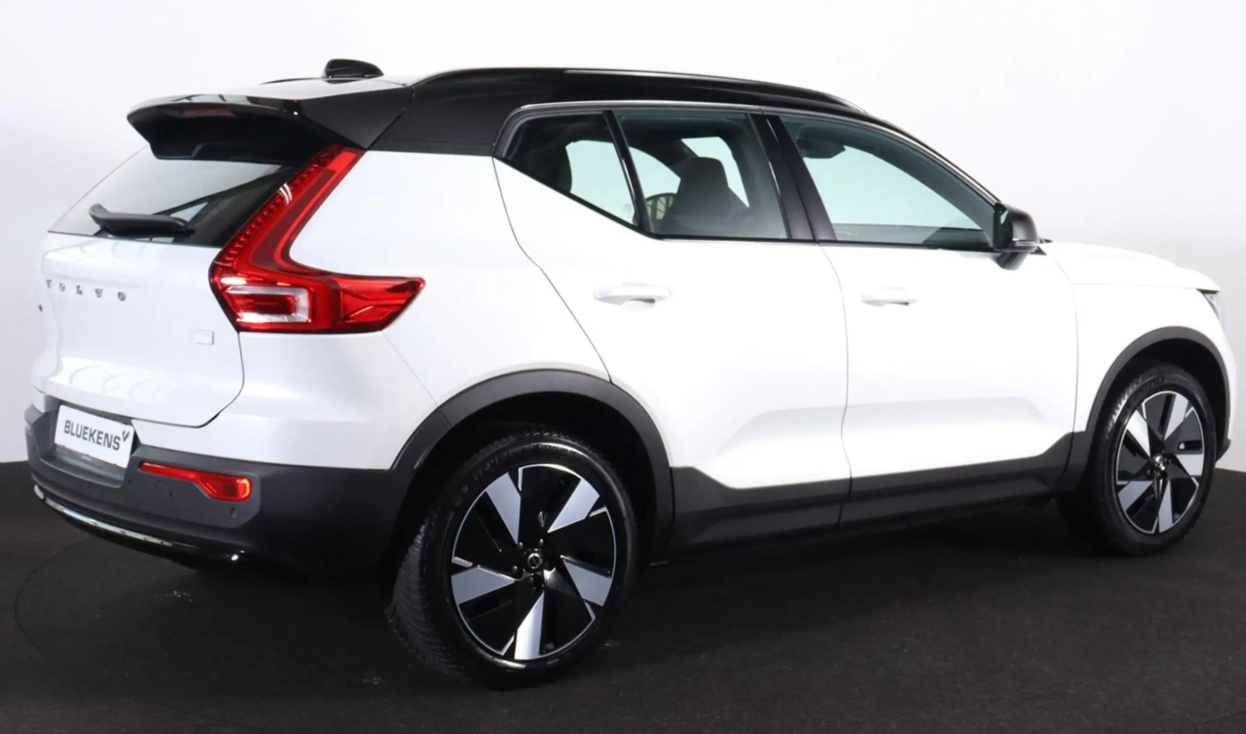 Volvo - XC40