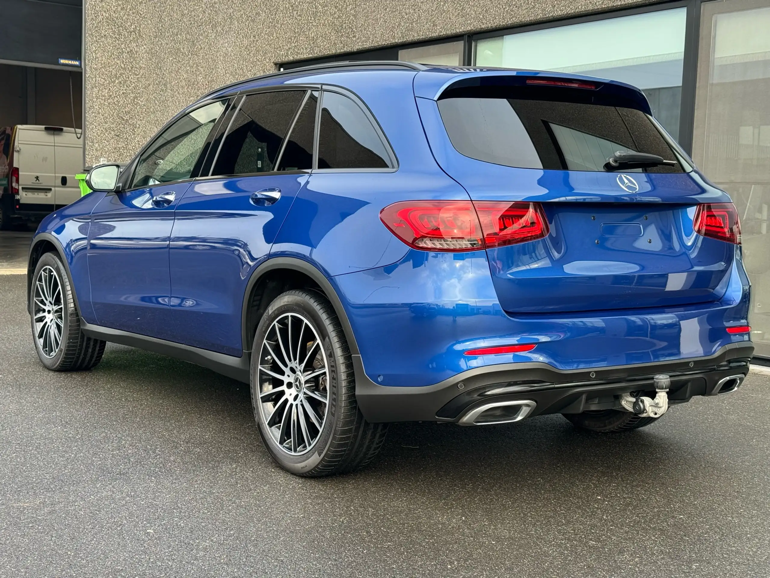 Mercedes-Benz - GLC 220