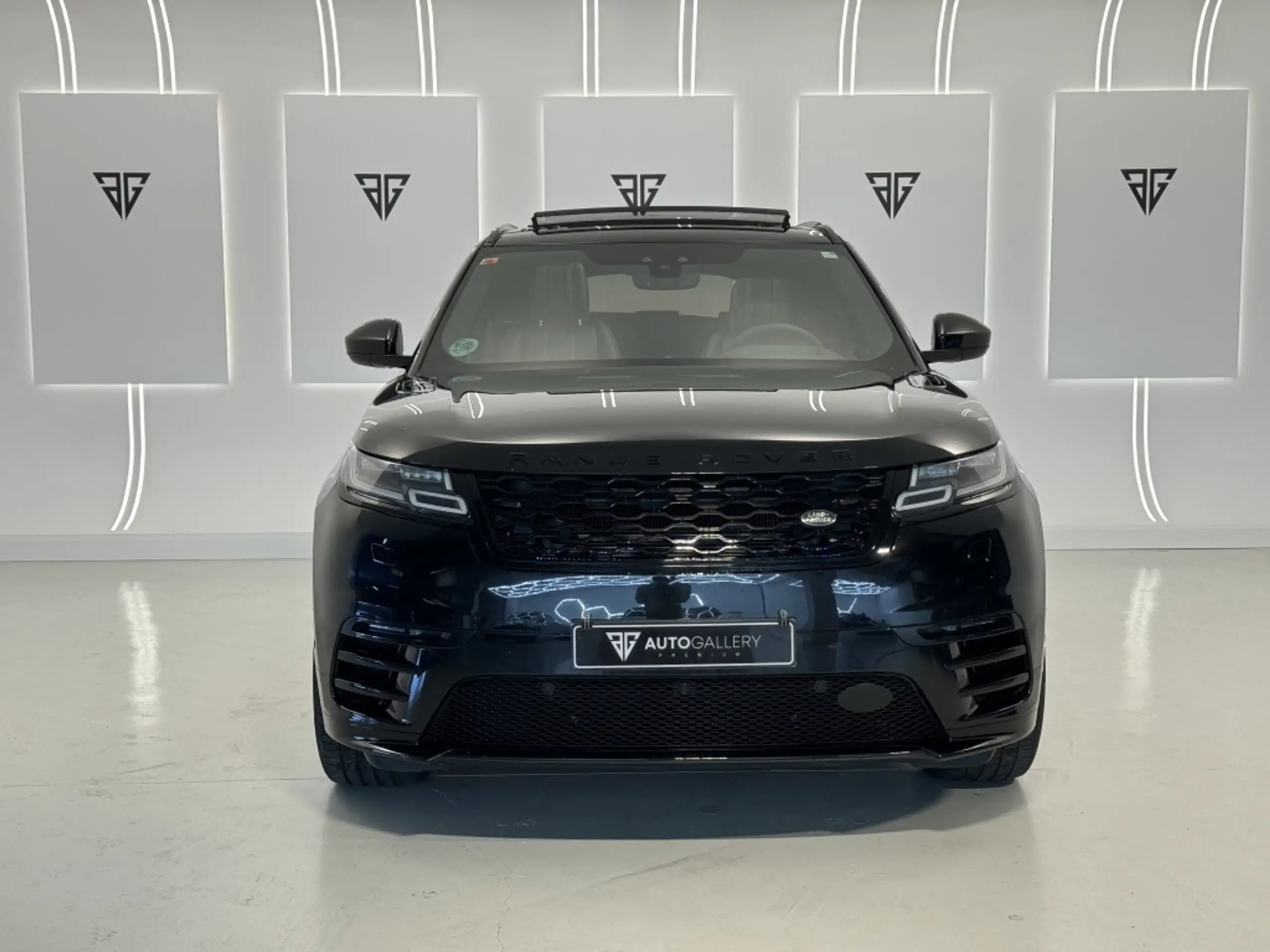 Land Rover - Range Rover Velar