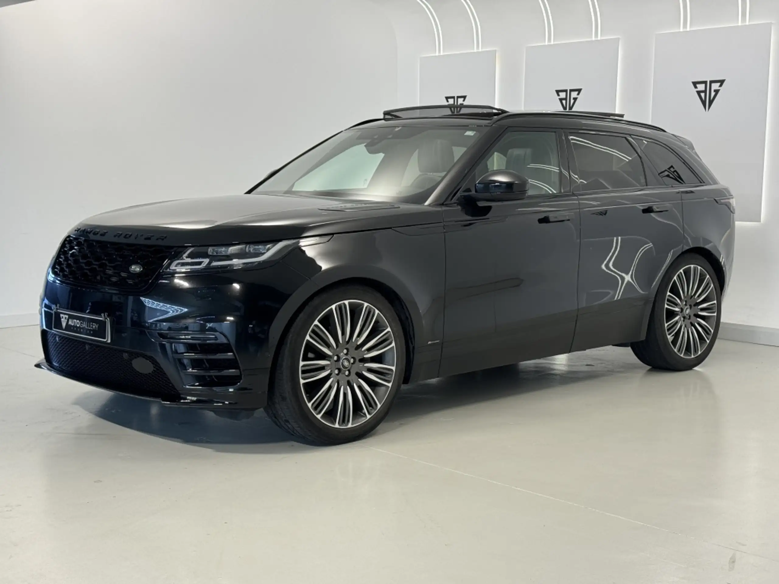 Land Rover - Range Rover Velar