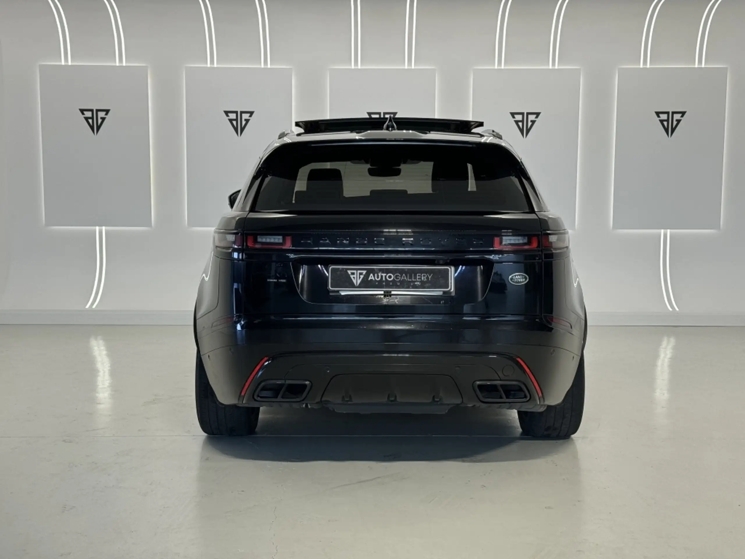 Land Rover - Range Rover Velar