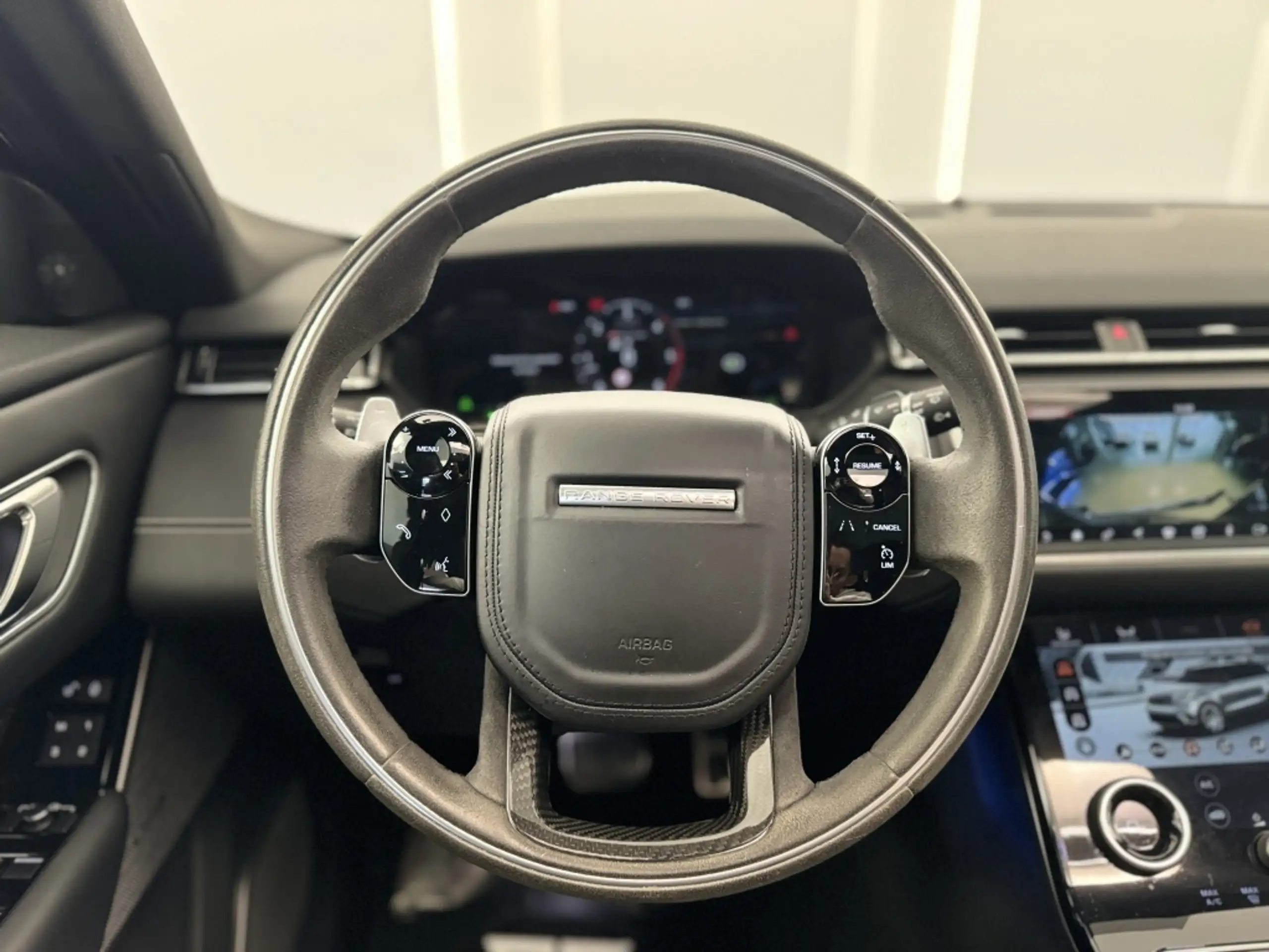 Land Rover - Range Rover Velar