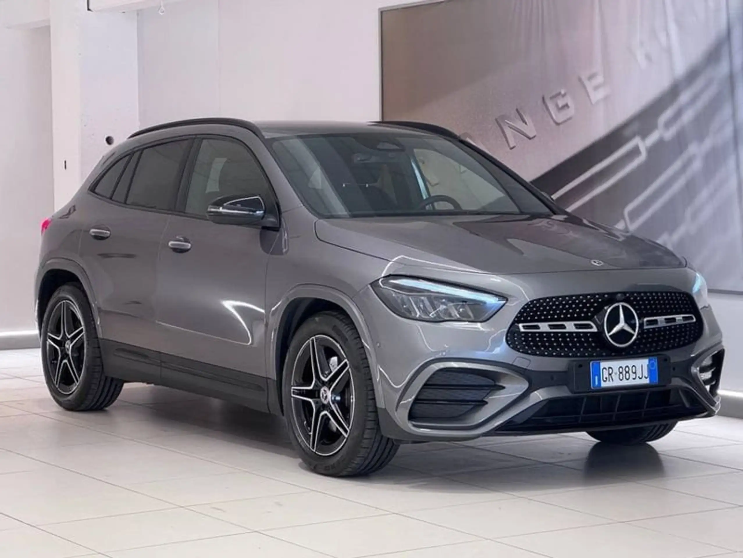 Mercedes-Benz GLA 200 2023