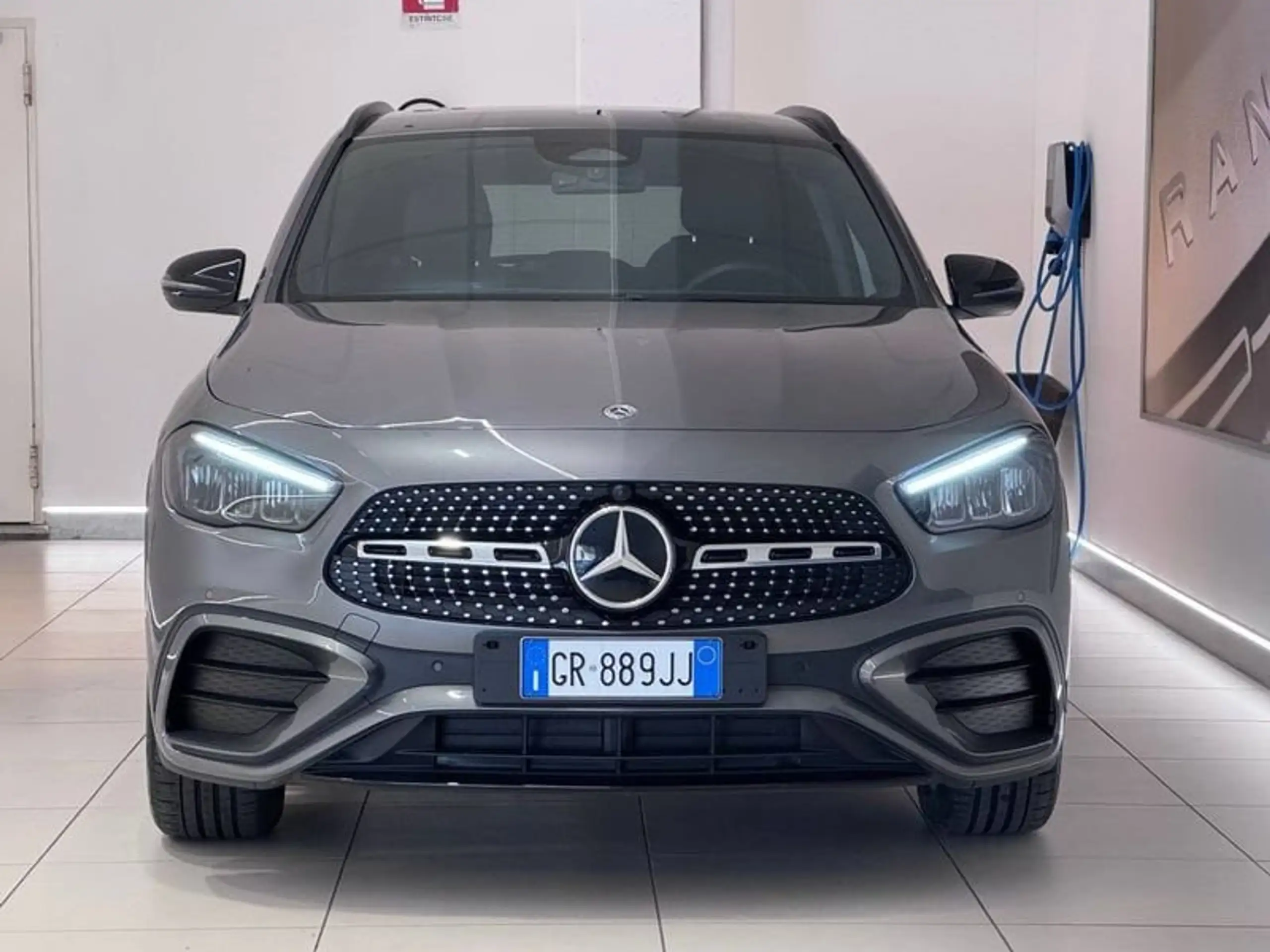 Mercedes-Benz - GLA 200