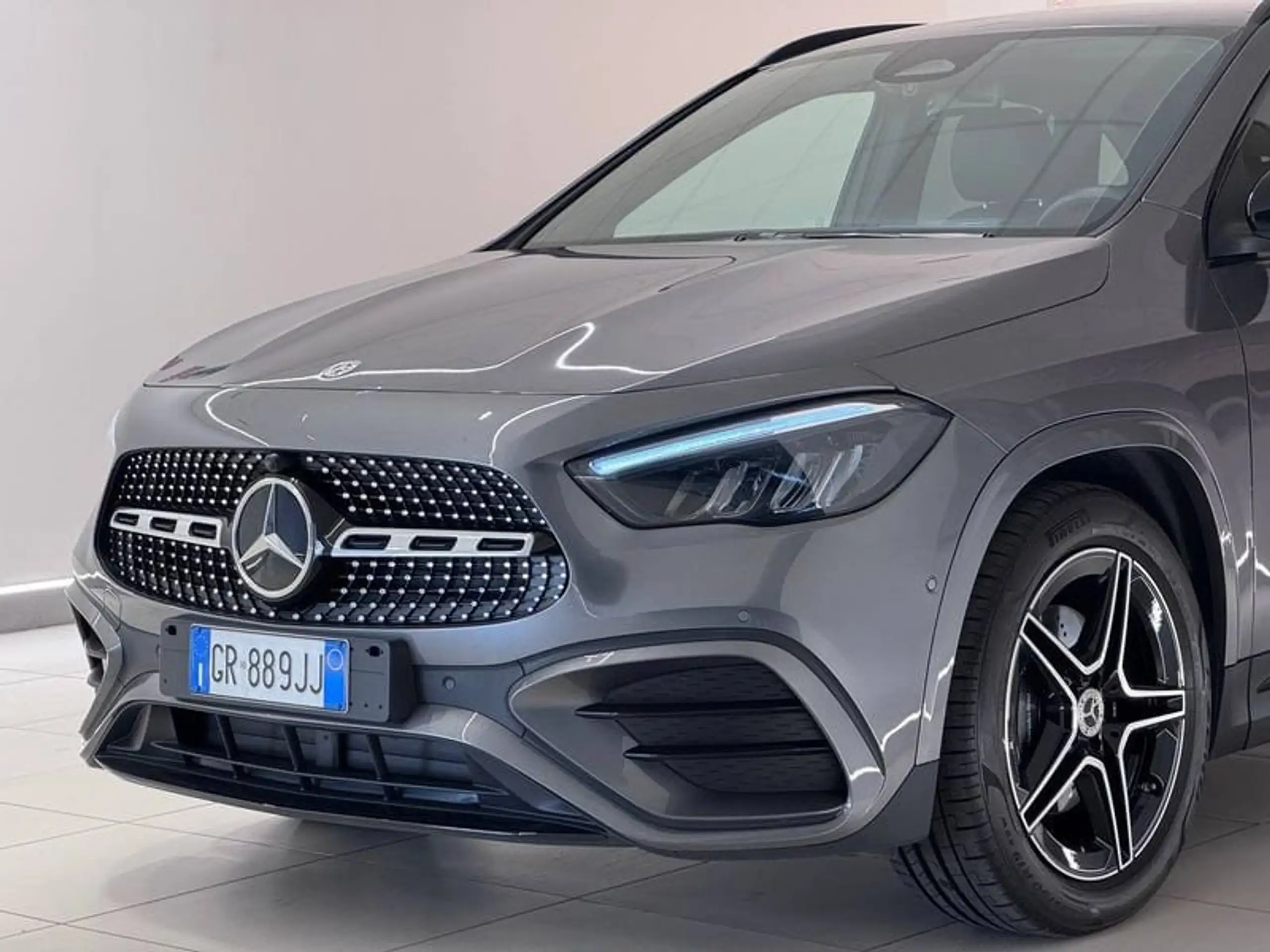 Mercedes-Benz - GLA 200