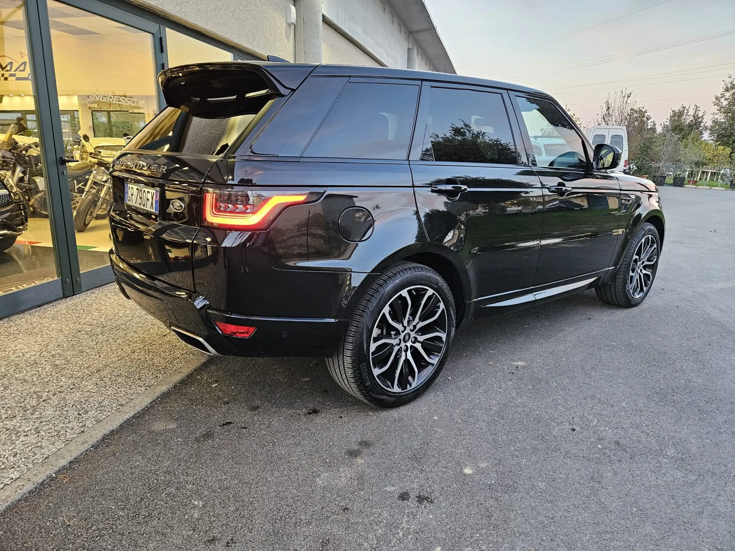 Land Rover - Range Rover Sport