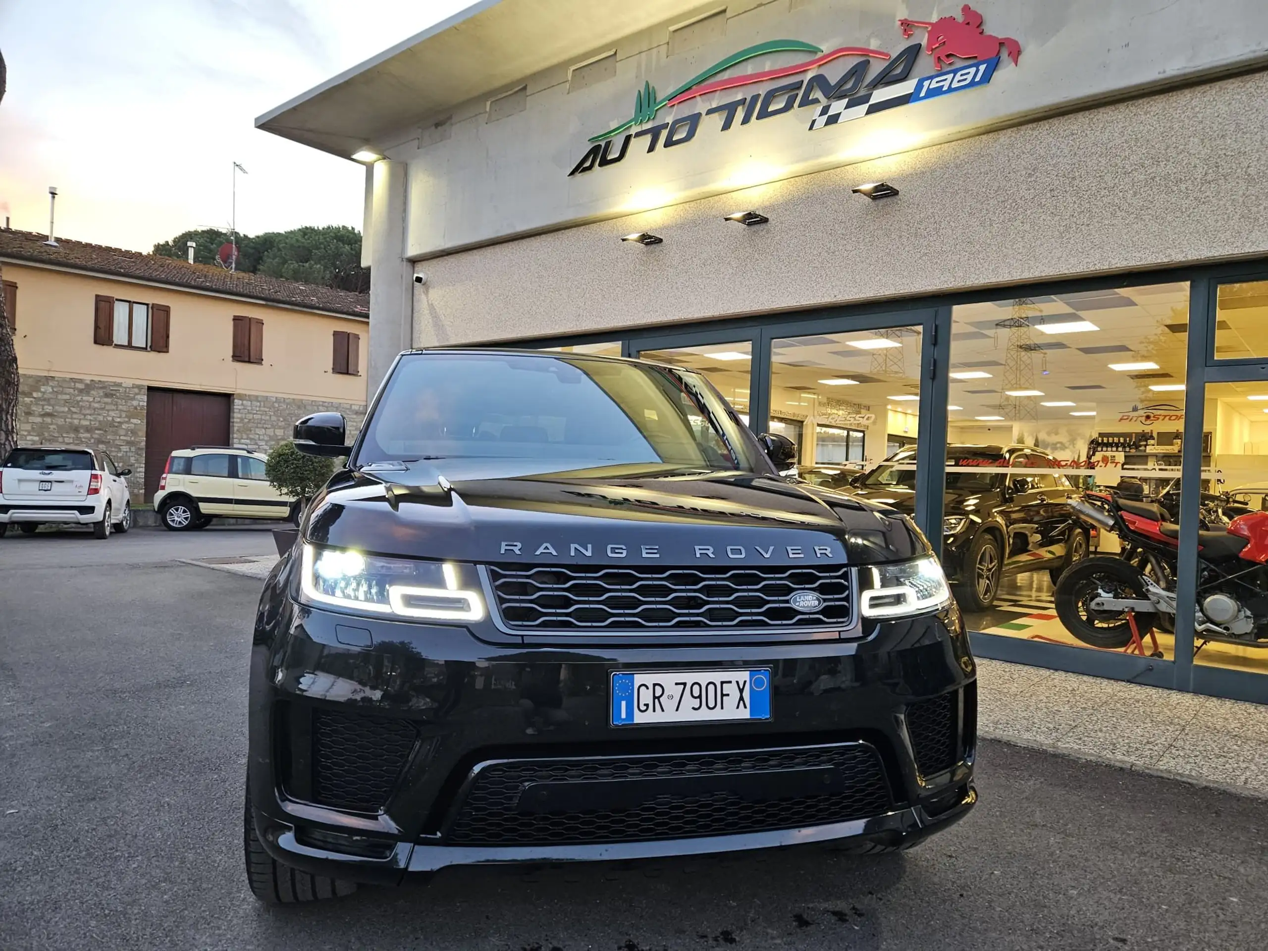 Land Rover - Range Rover Sport