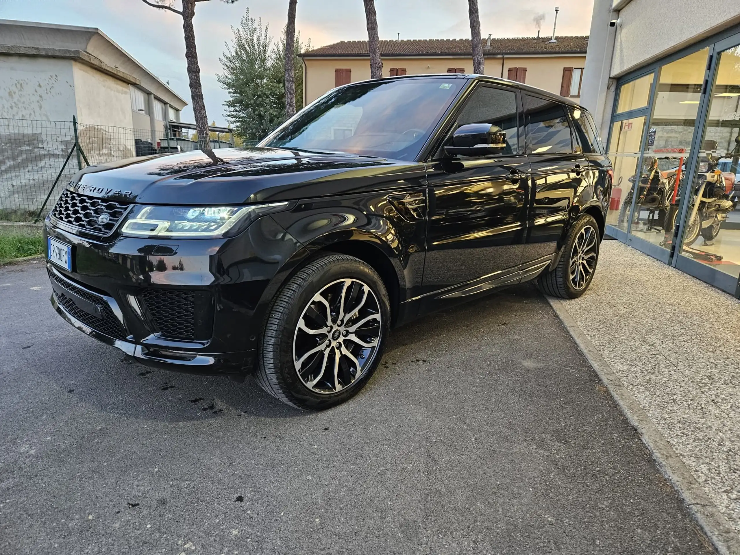 Land Rover - Range Rover Sport