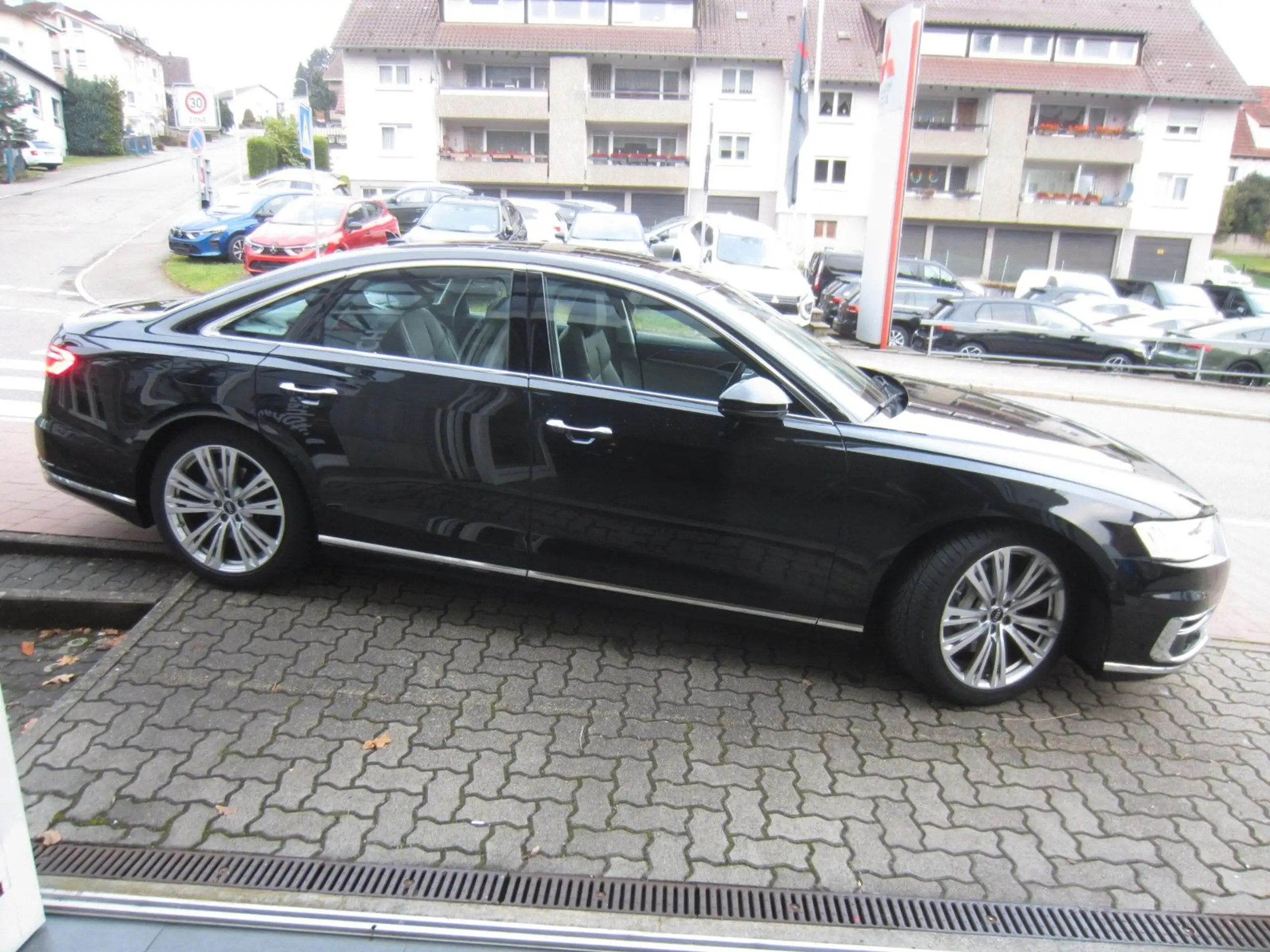 Audi - A8