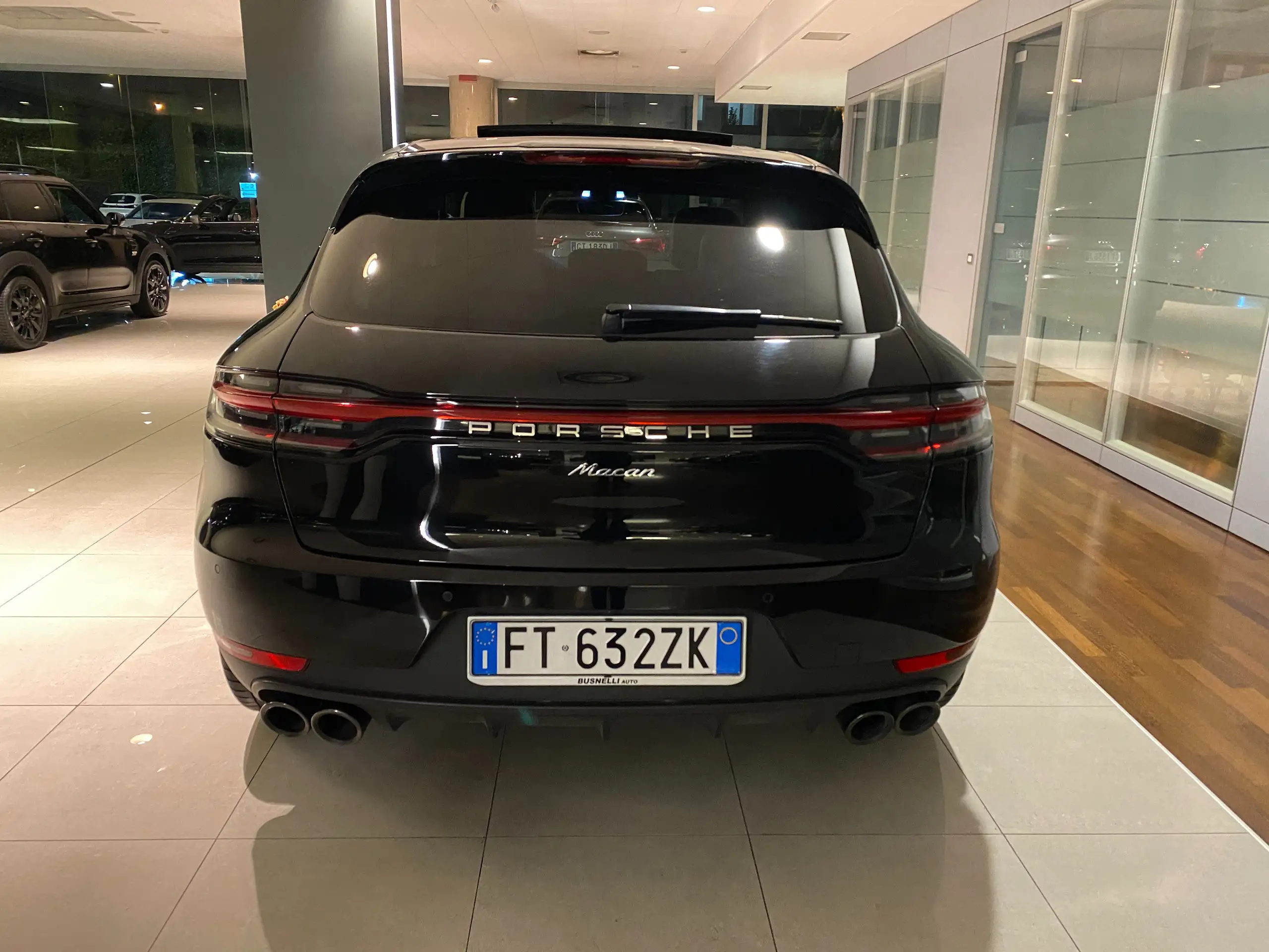 Porsche - Macan