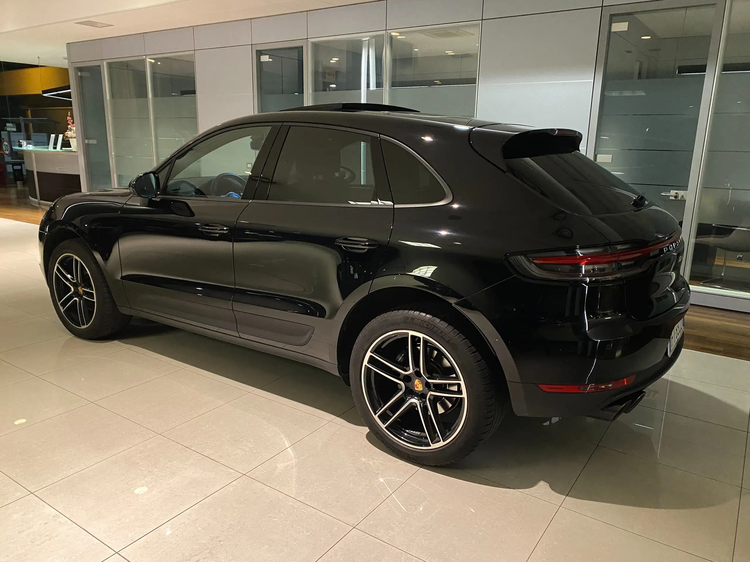 Porsche - Macan