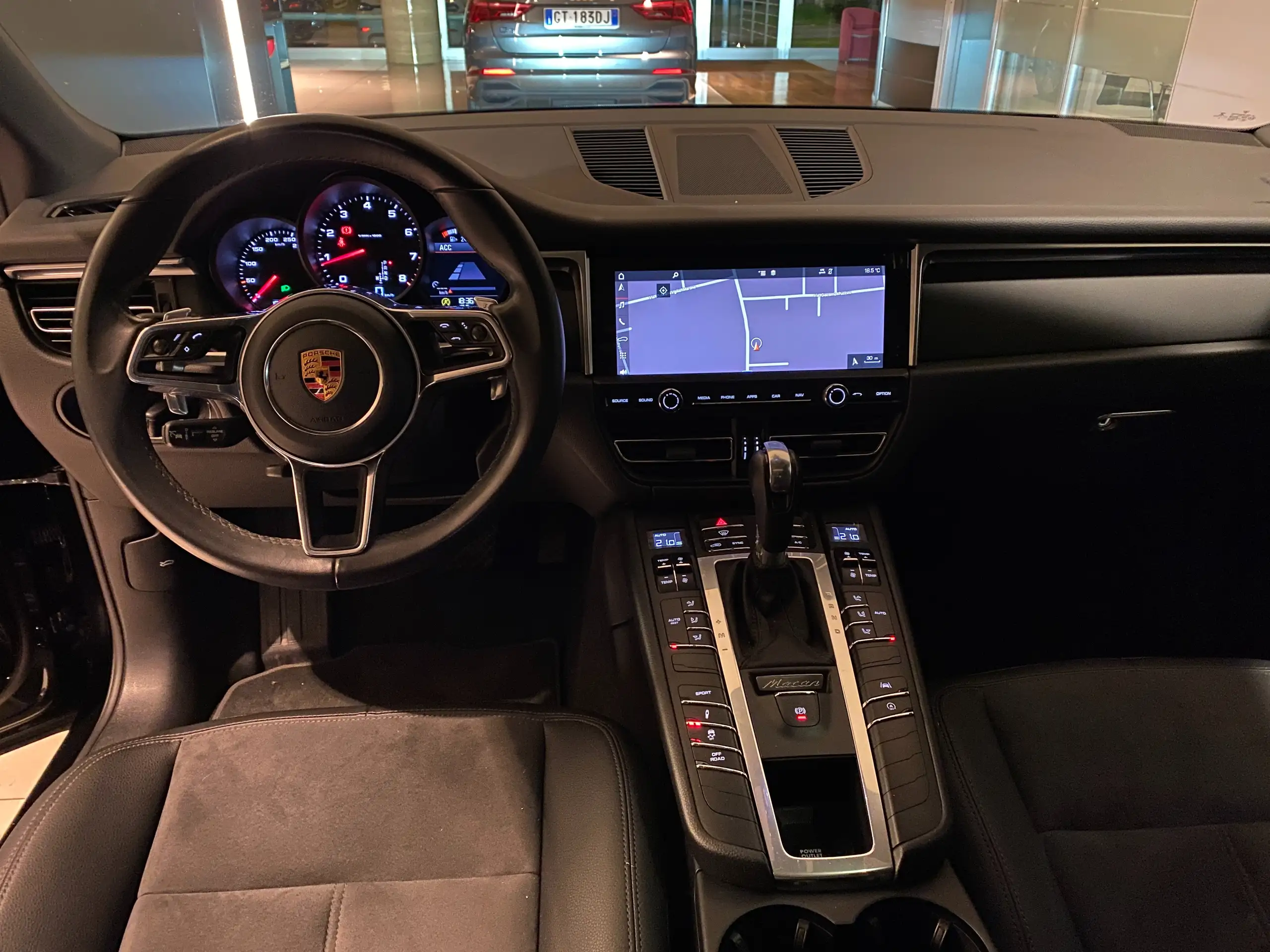 Porsche - Macan