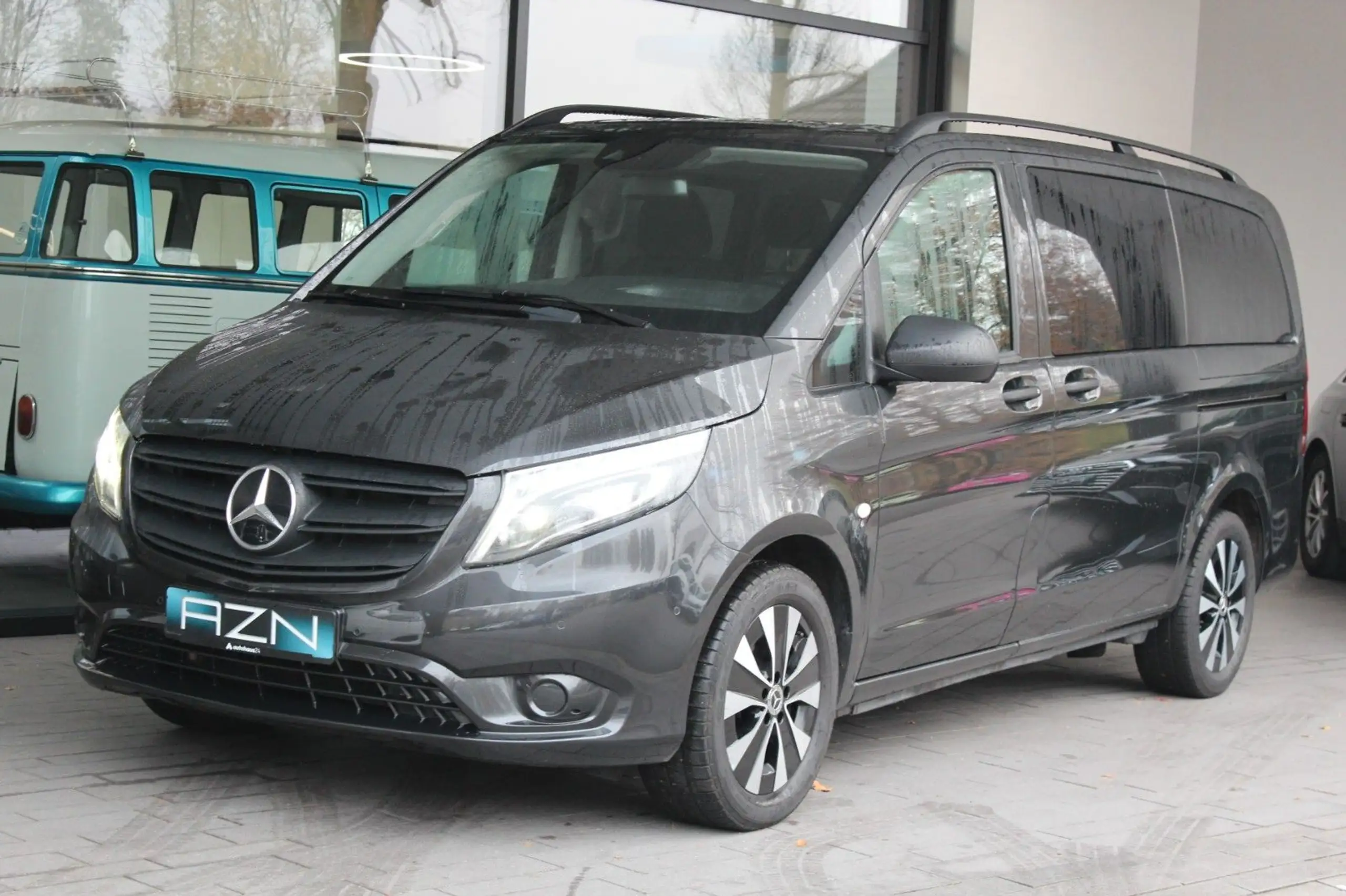 Mercedes-Benz - Vito