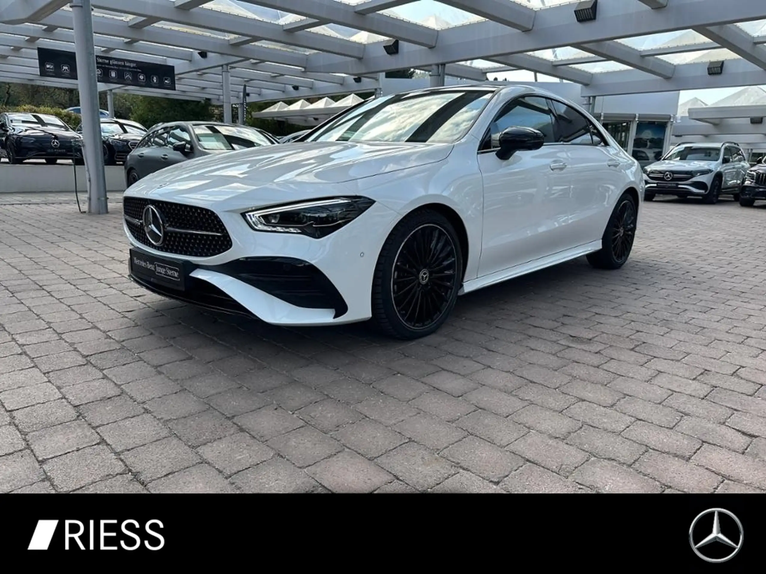 Mercedes-Benz - CLA 220