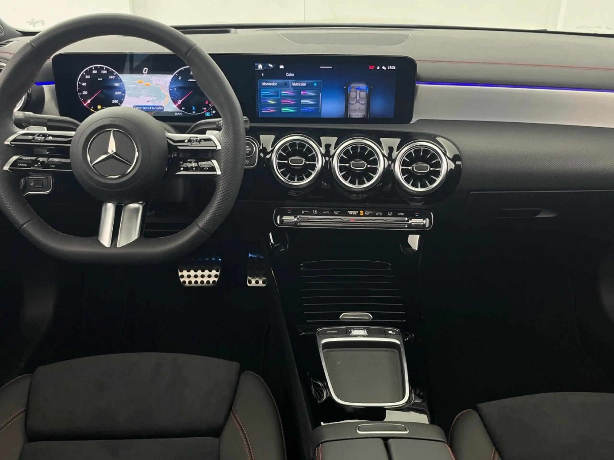 Mercedes-Benz - CLA 200