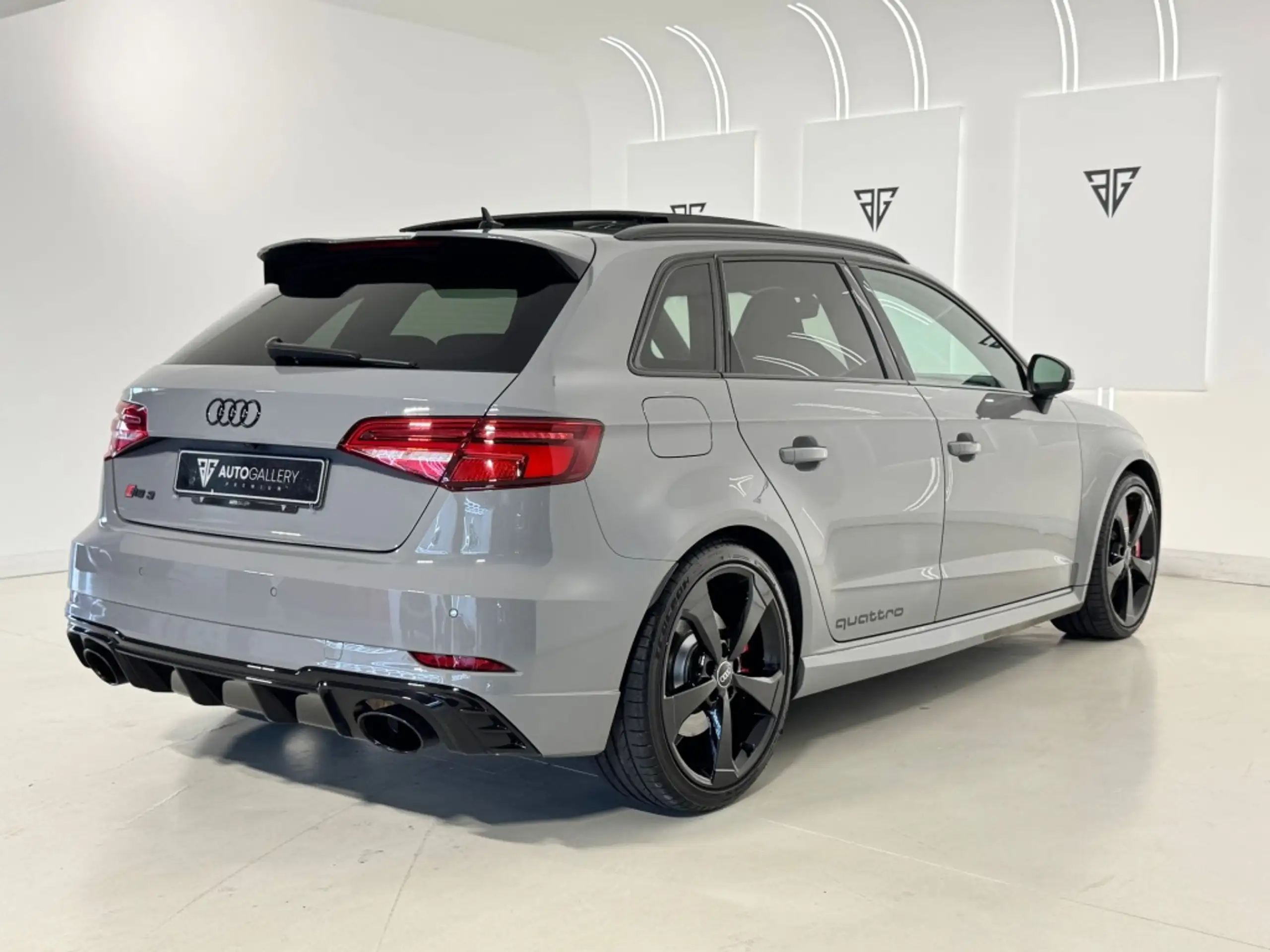 Audi - RS3