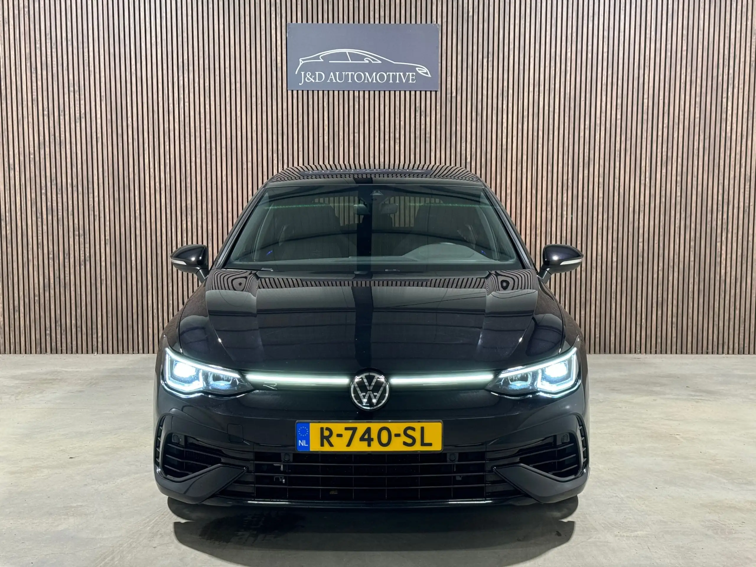 Volkswagen - Golf