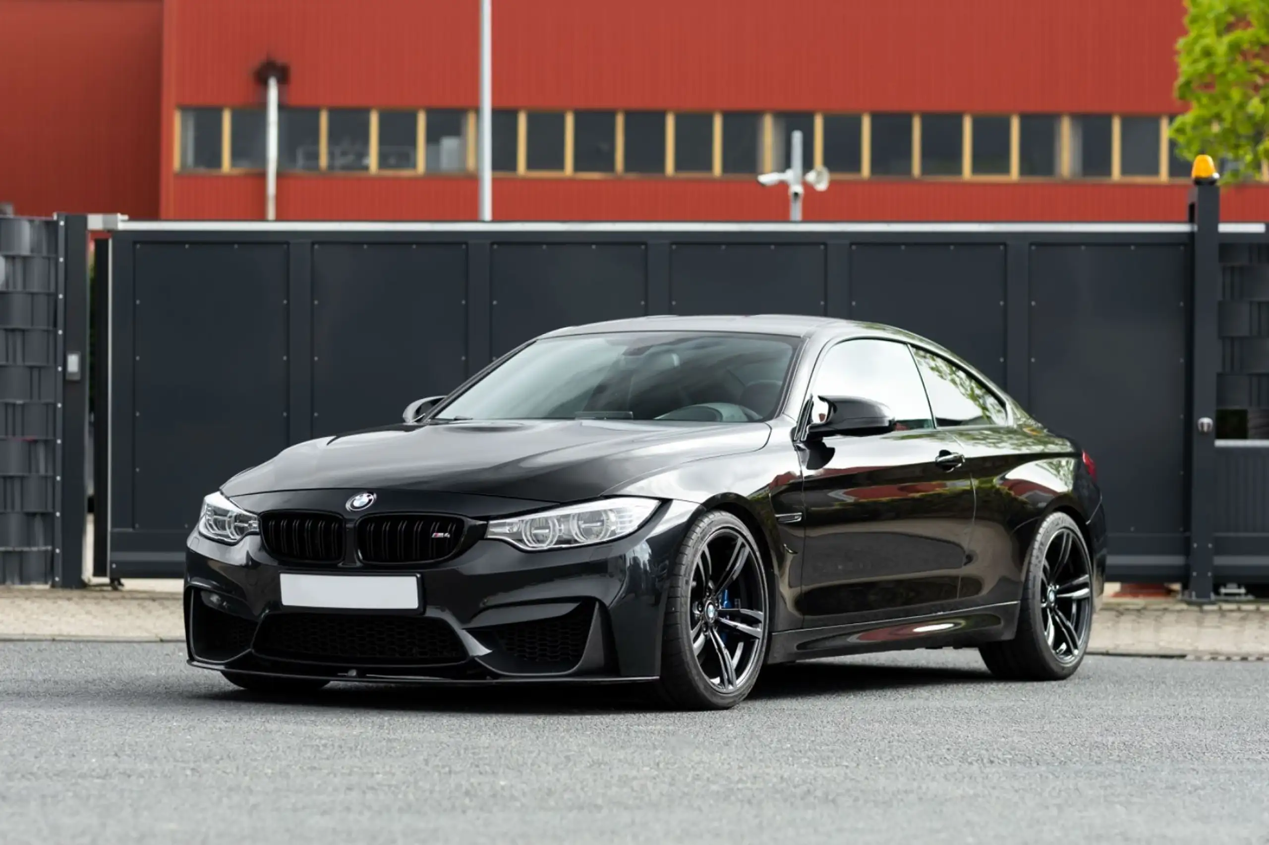 BMW - M4