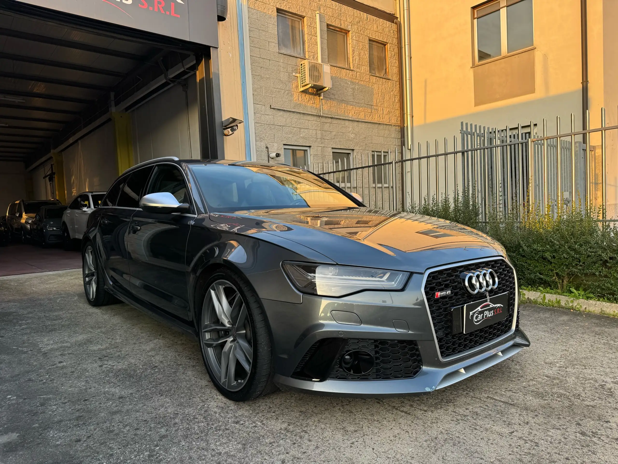 Audi - RS6