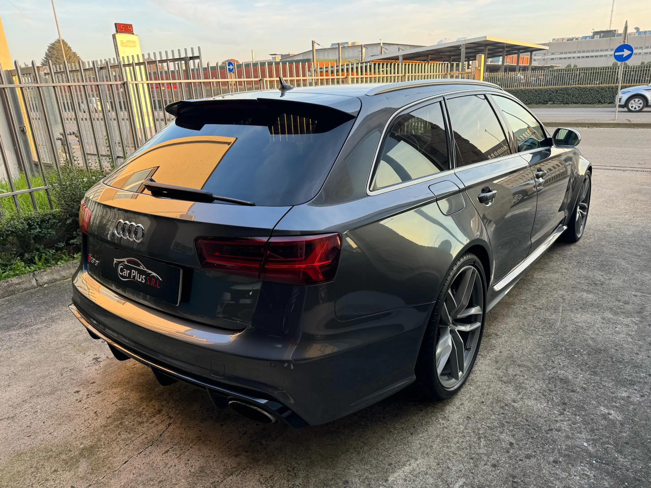 Audi - RS6