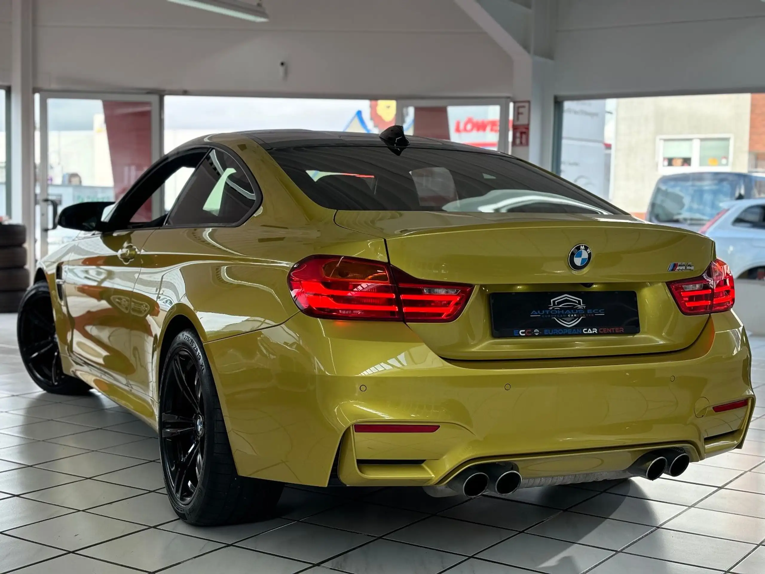 BMW - M4