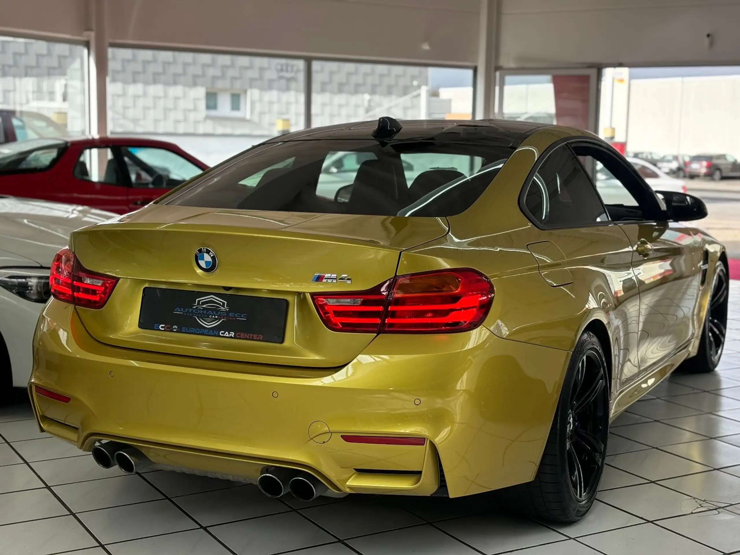 BMW - M4