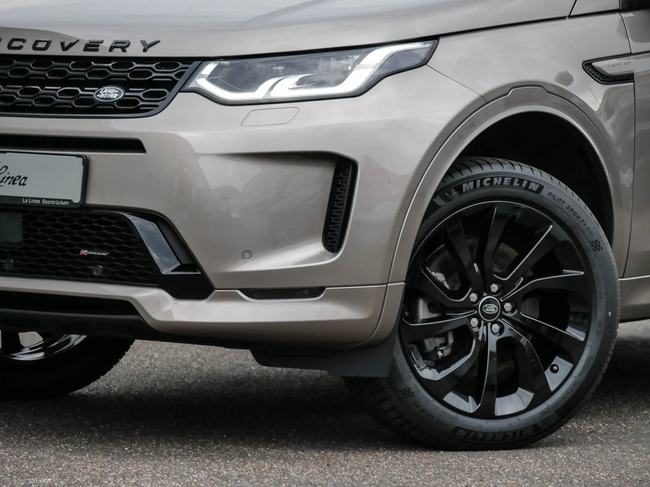 Land Rover - Discovery Sport