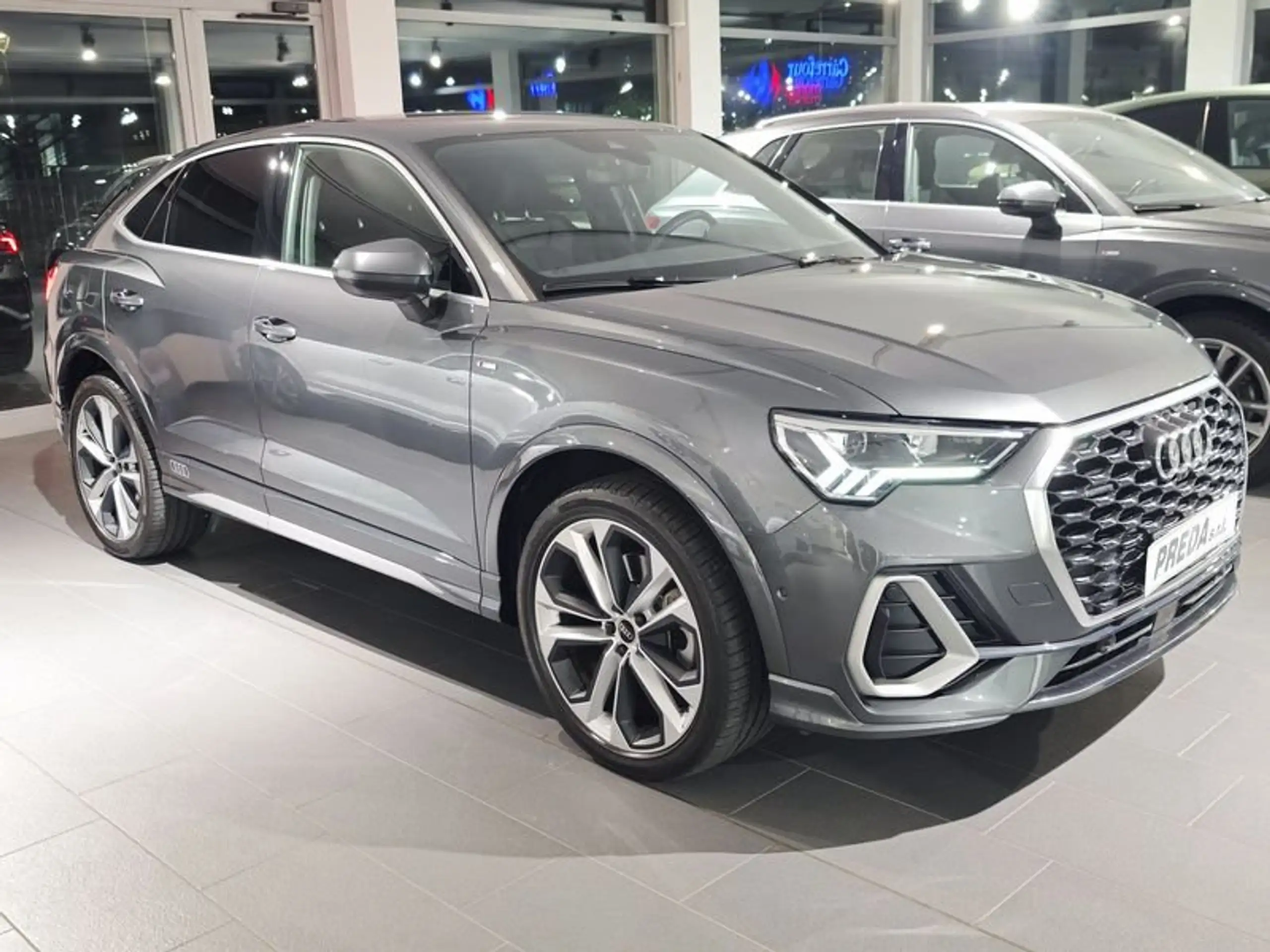 Audi - Q3