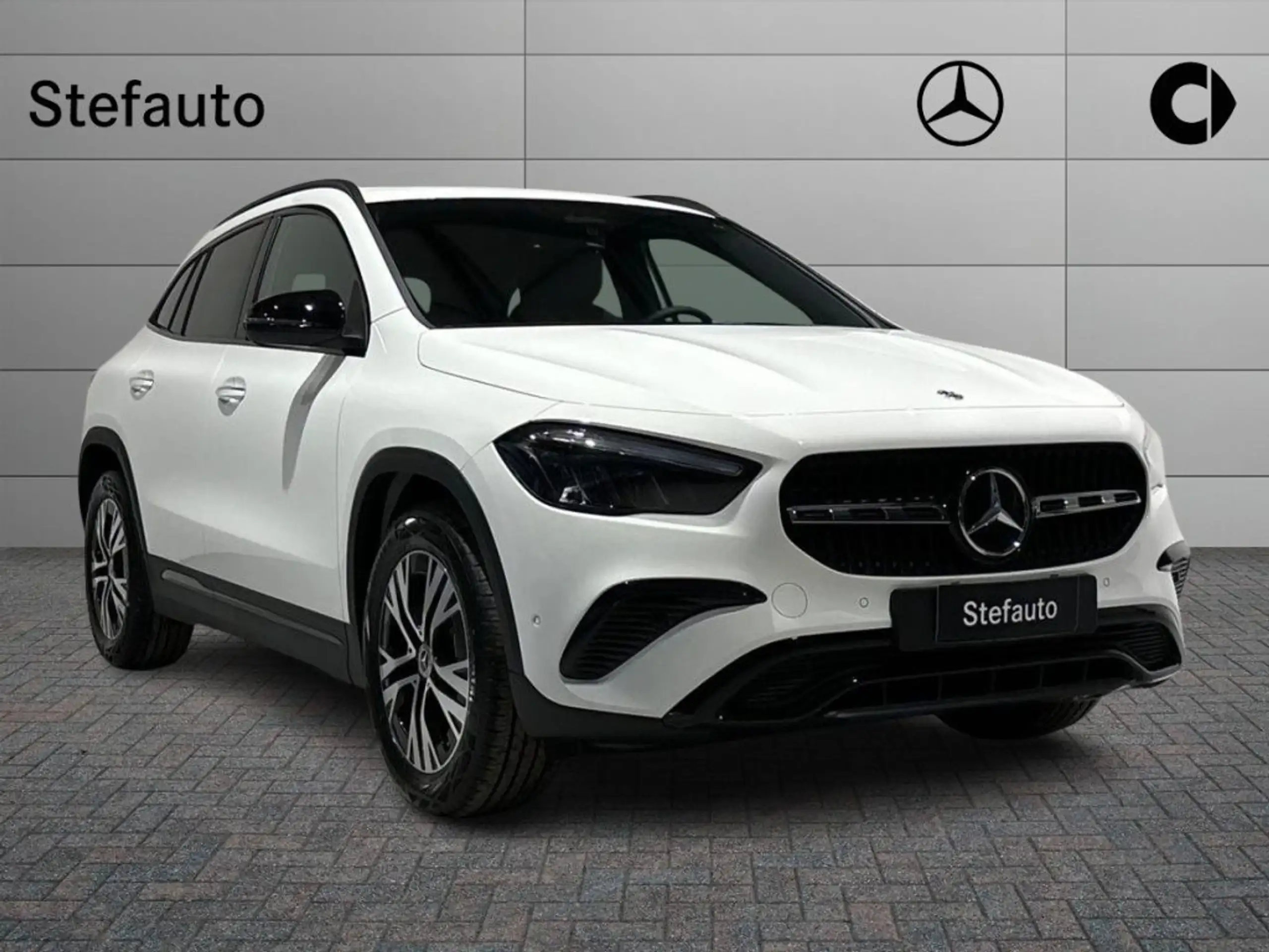 Mercedes-Benz - GLA 180