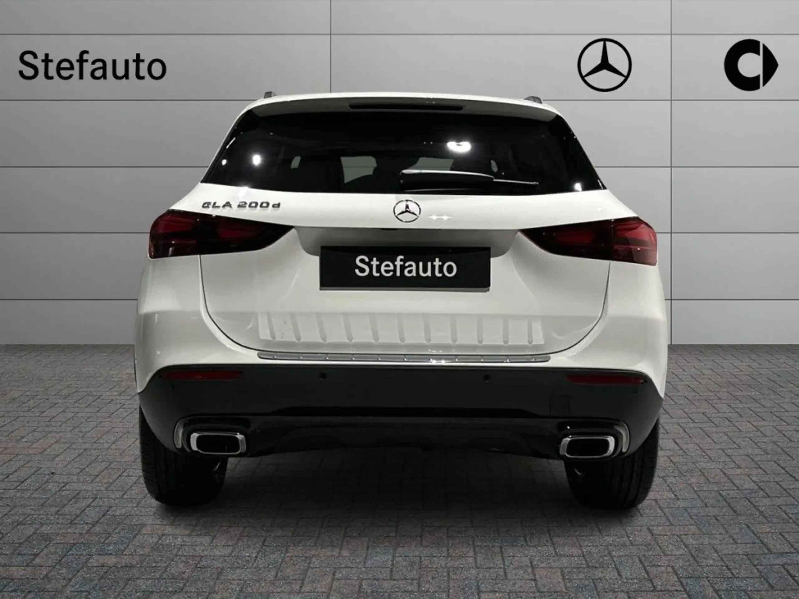 Mercedes-Benz - GLA 200