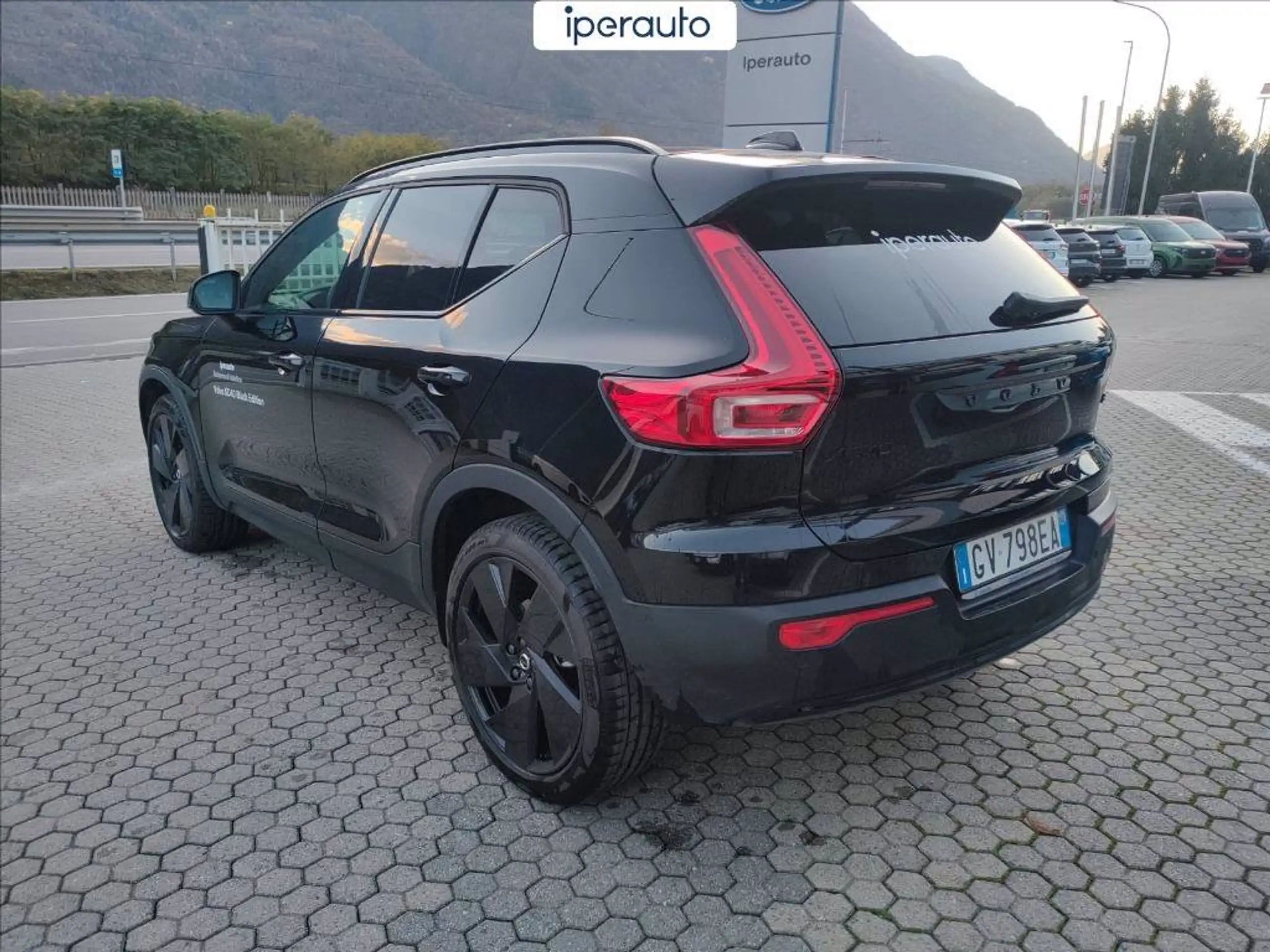 Volvo - XC40