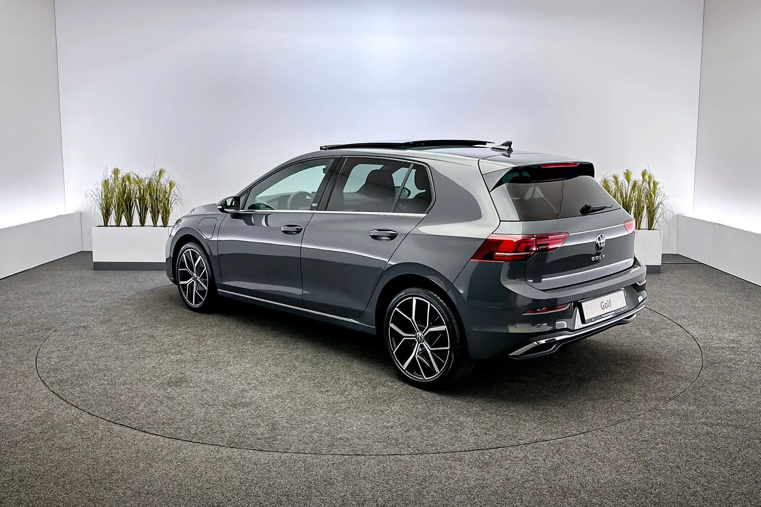 Volkswagen - Golf