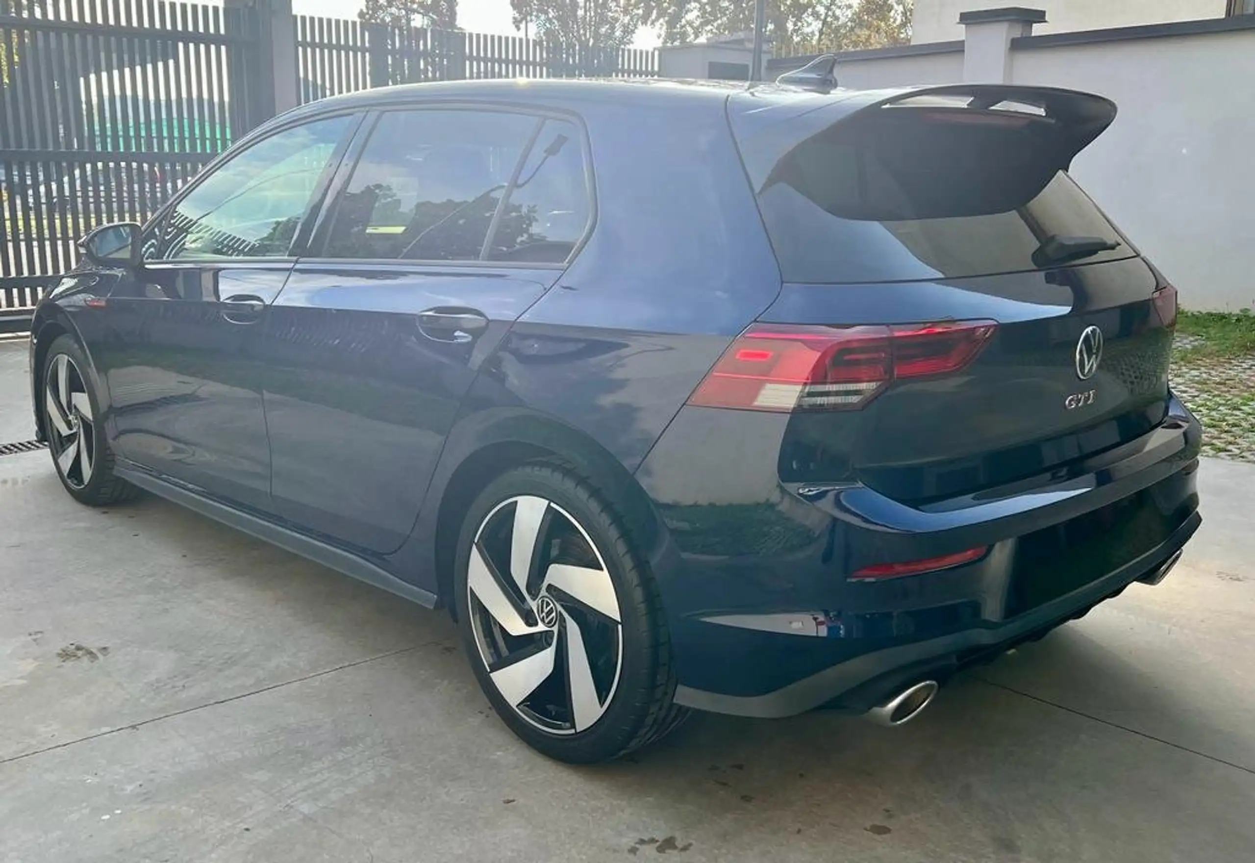 Volkswagen - Golf