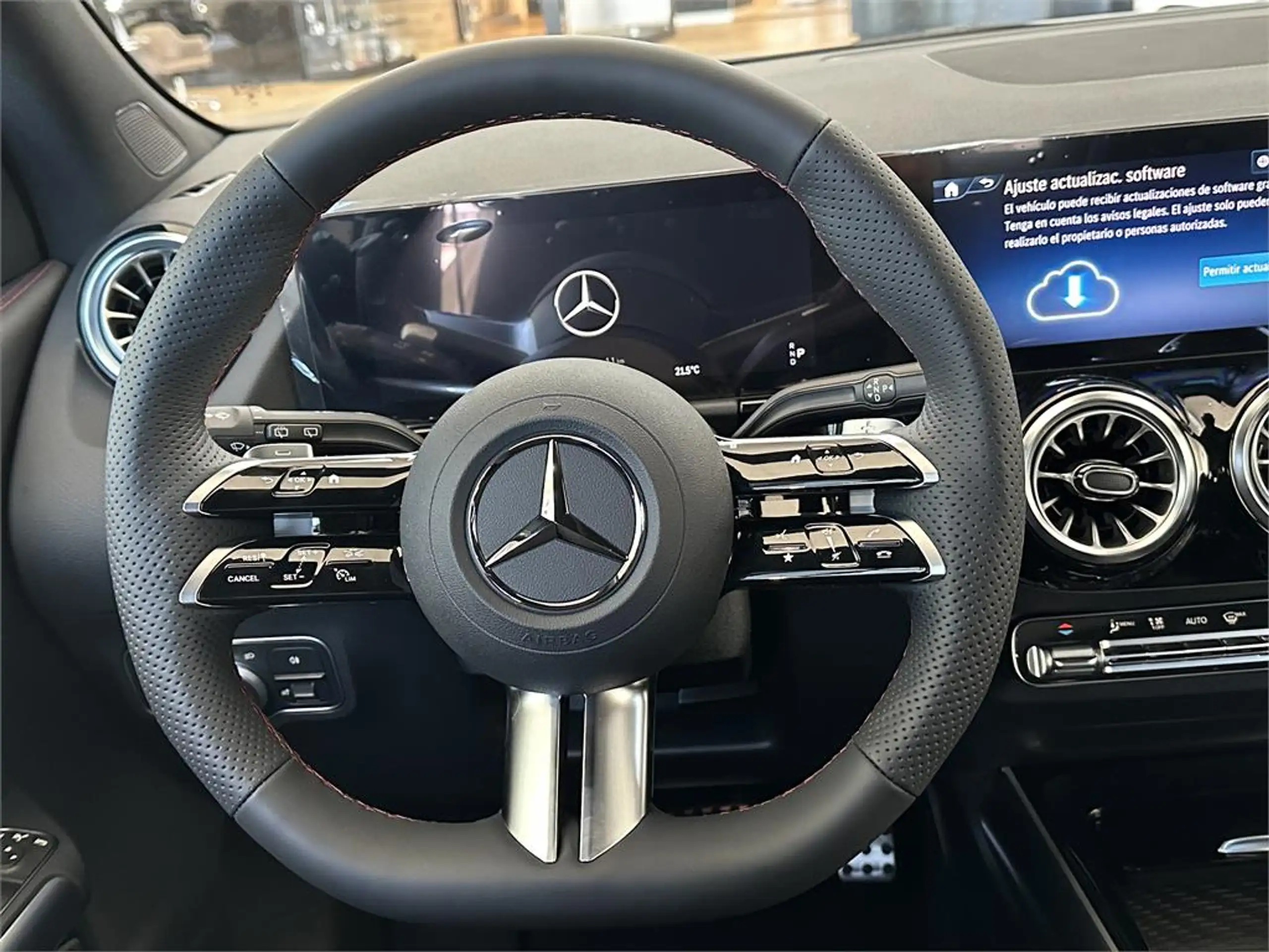 Mercedes-Benz - GLA 200