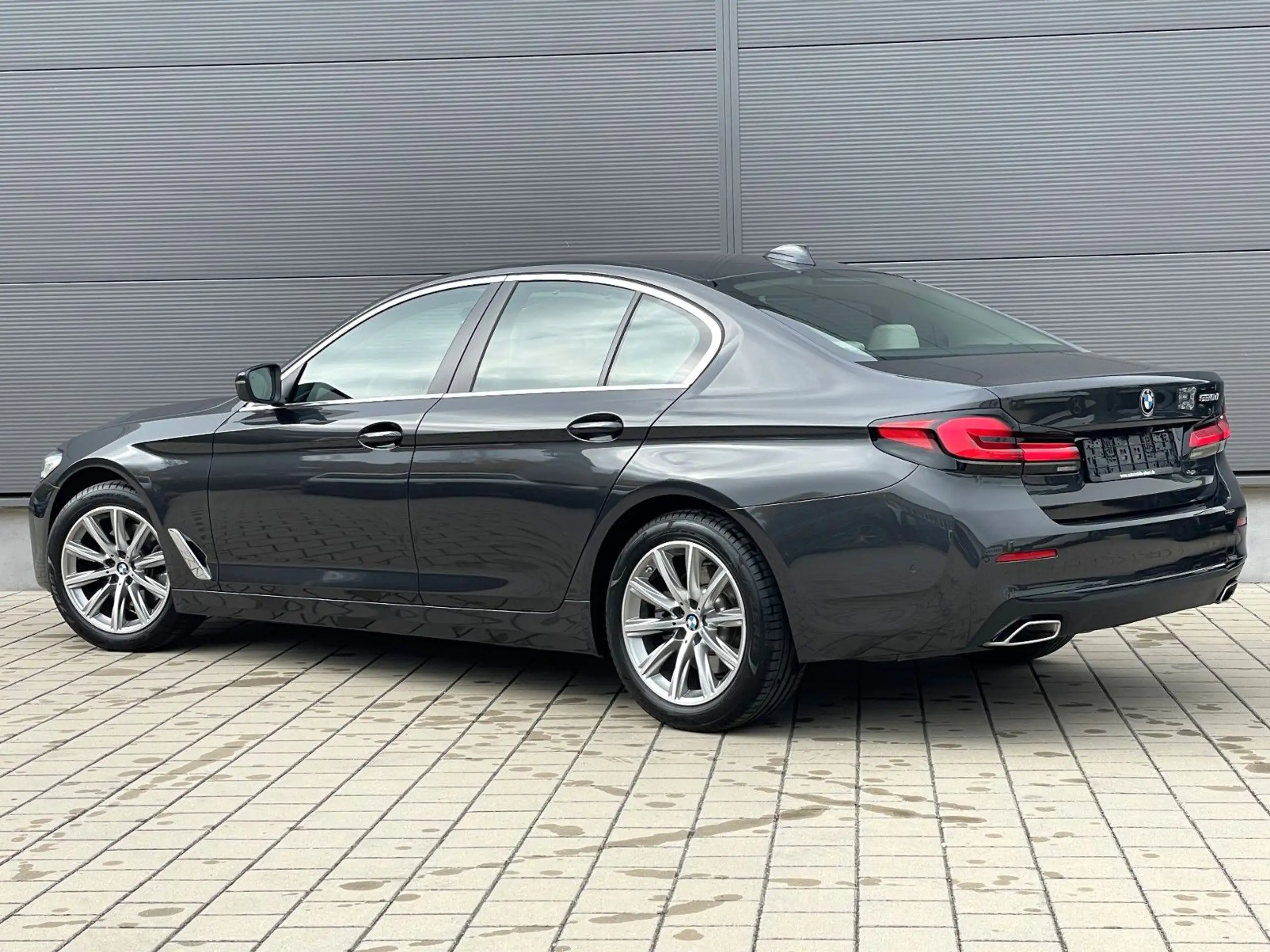 BMW - 520