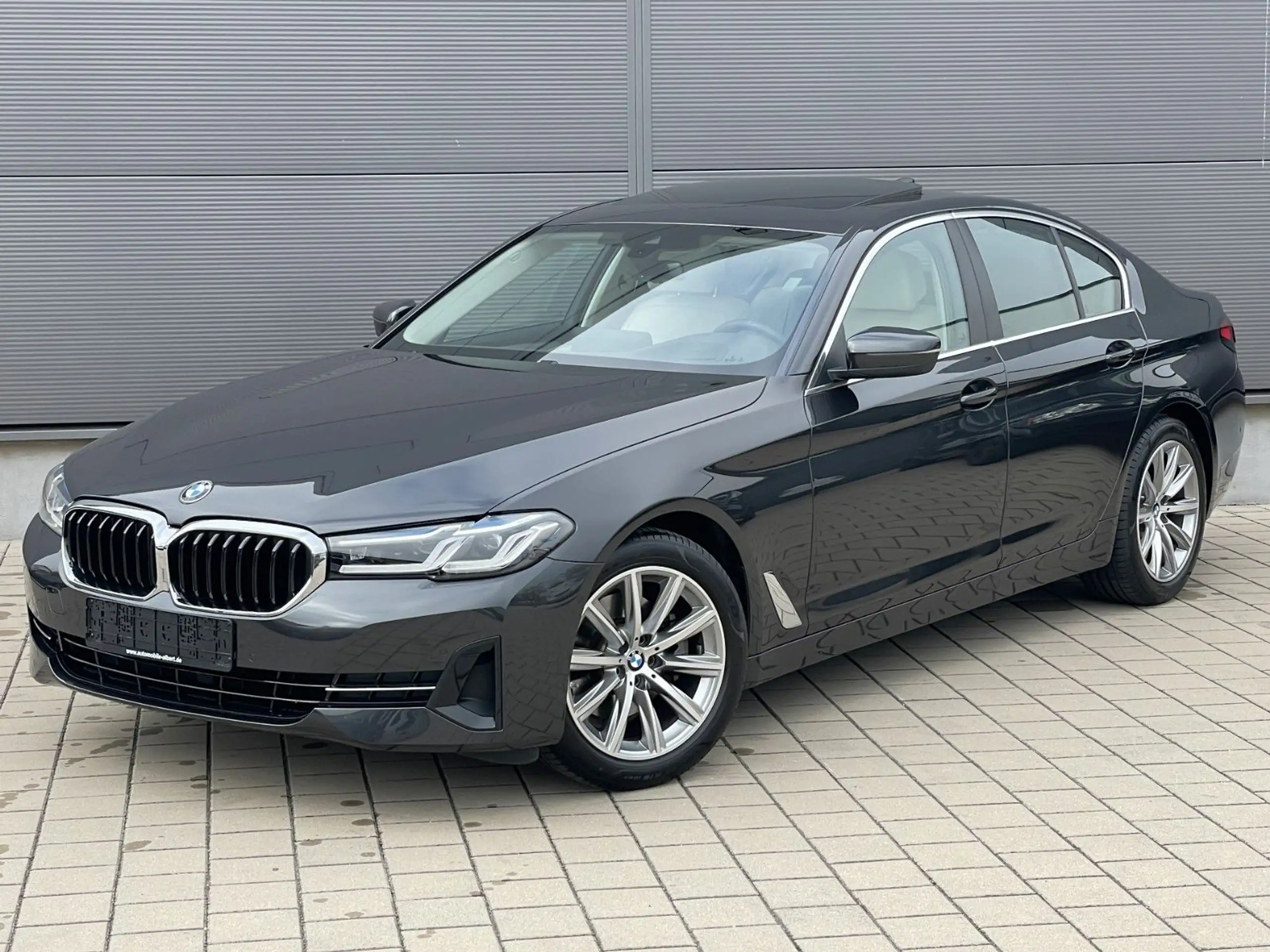 BMW - 520