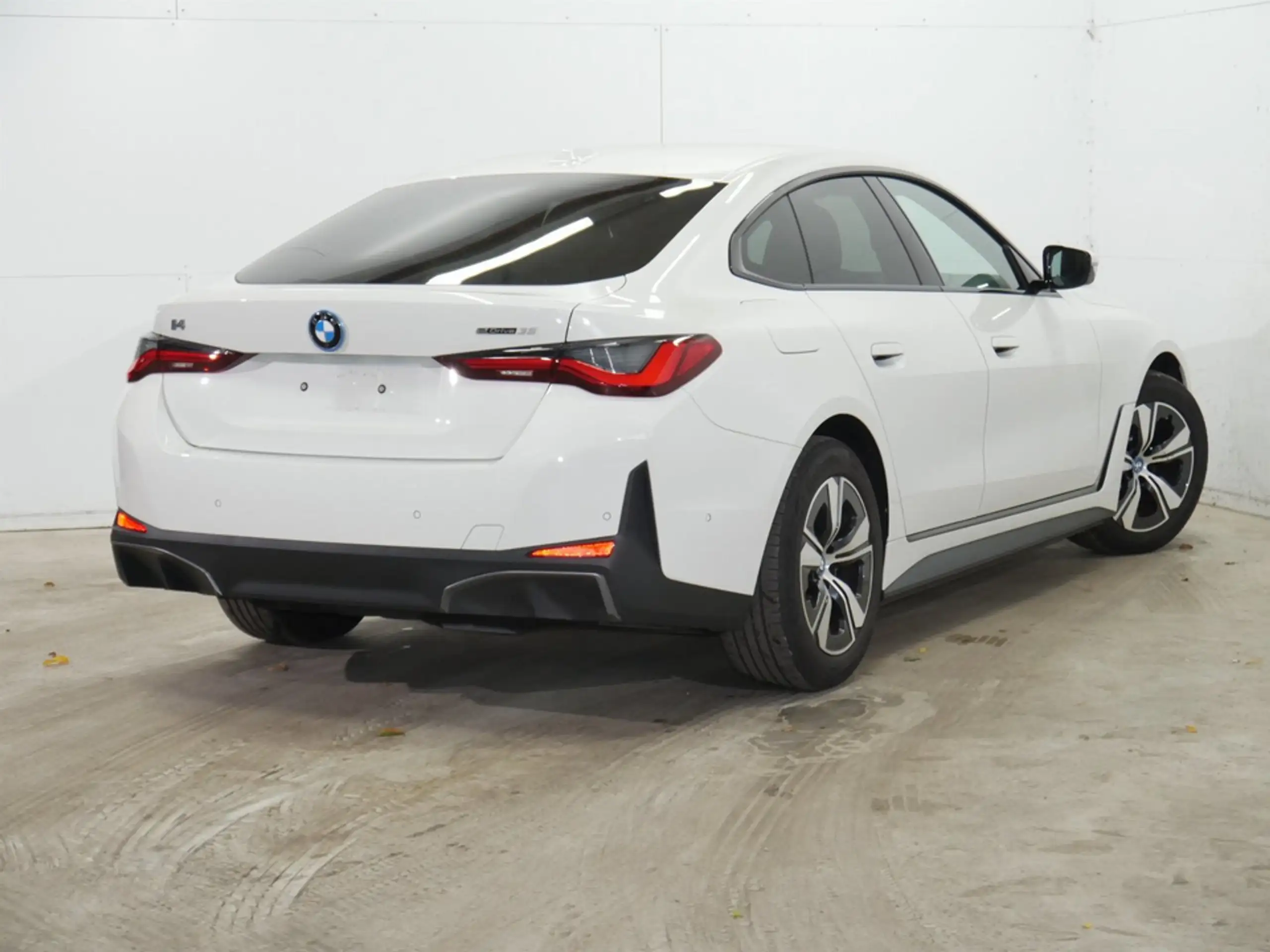 BMW - i4