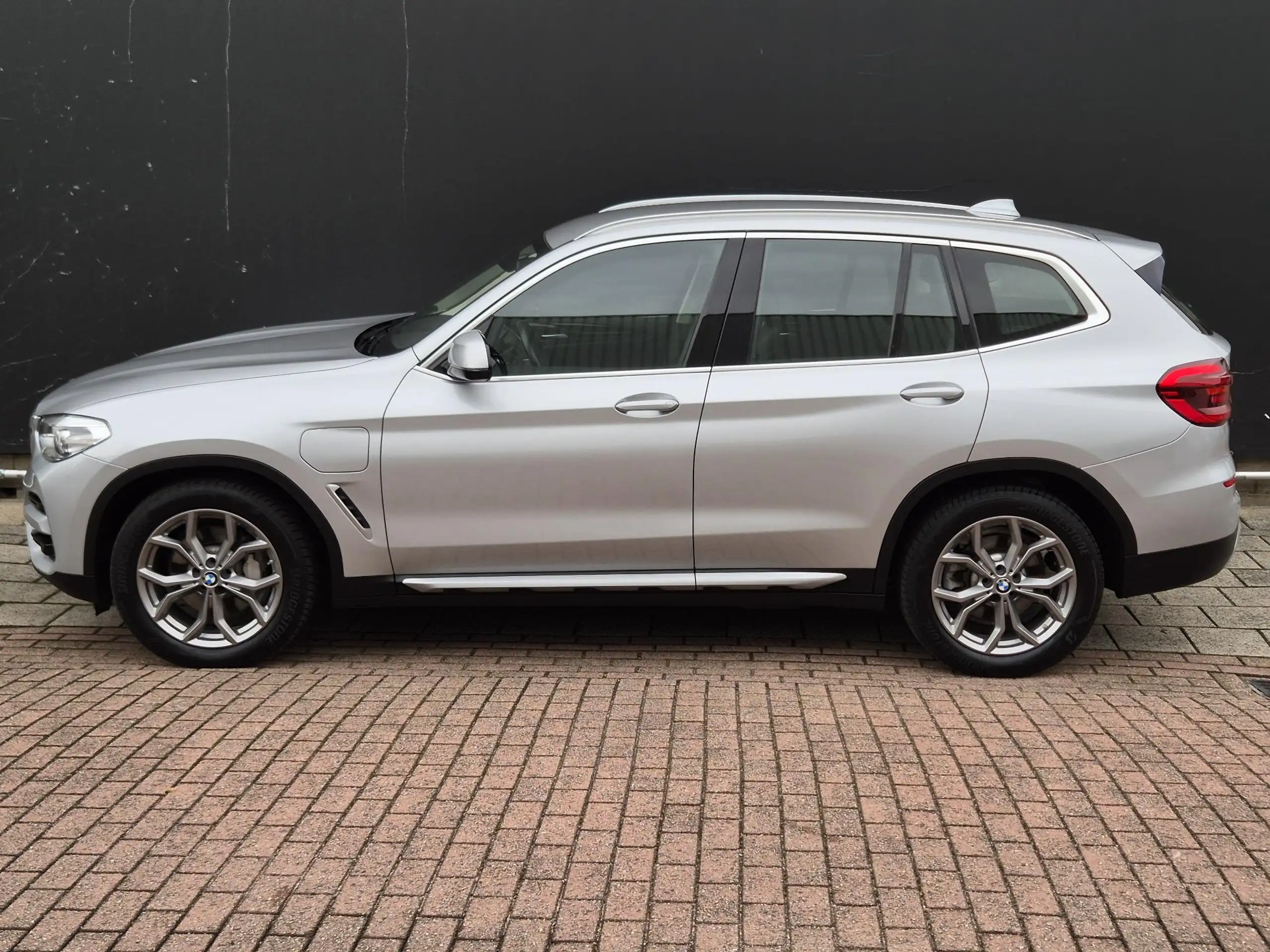 BMW - X3