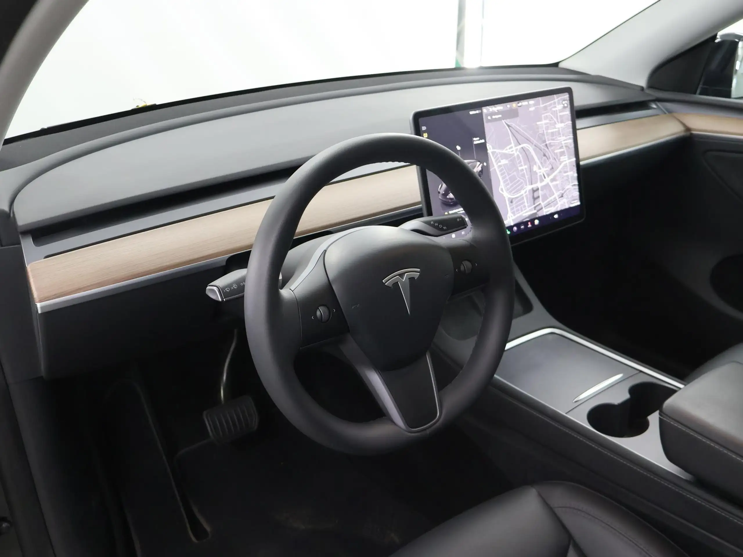 Tesla - Model Y