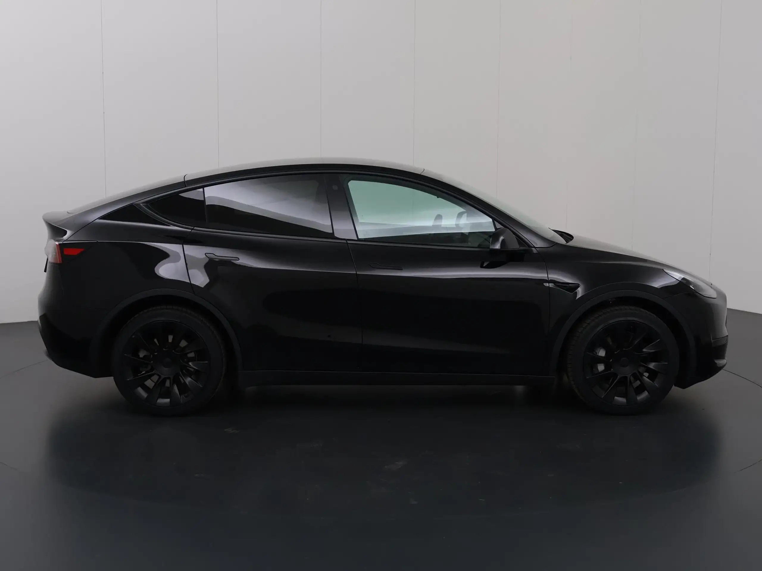 Tesla - Model Y