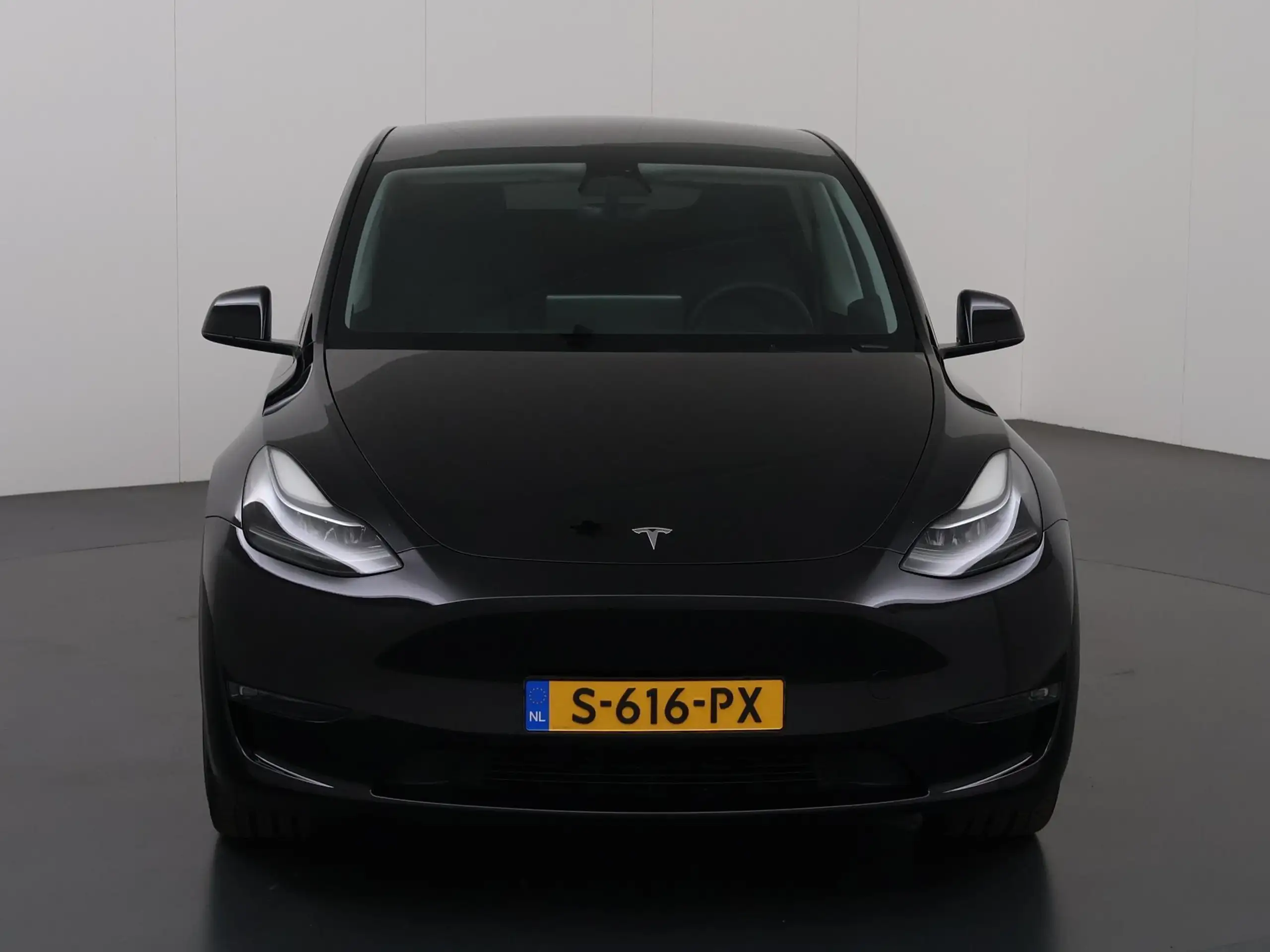 Tesla - Model Y