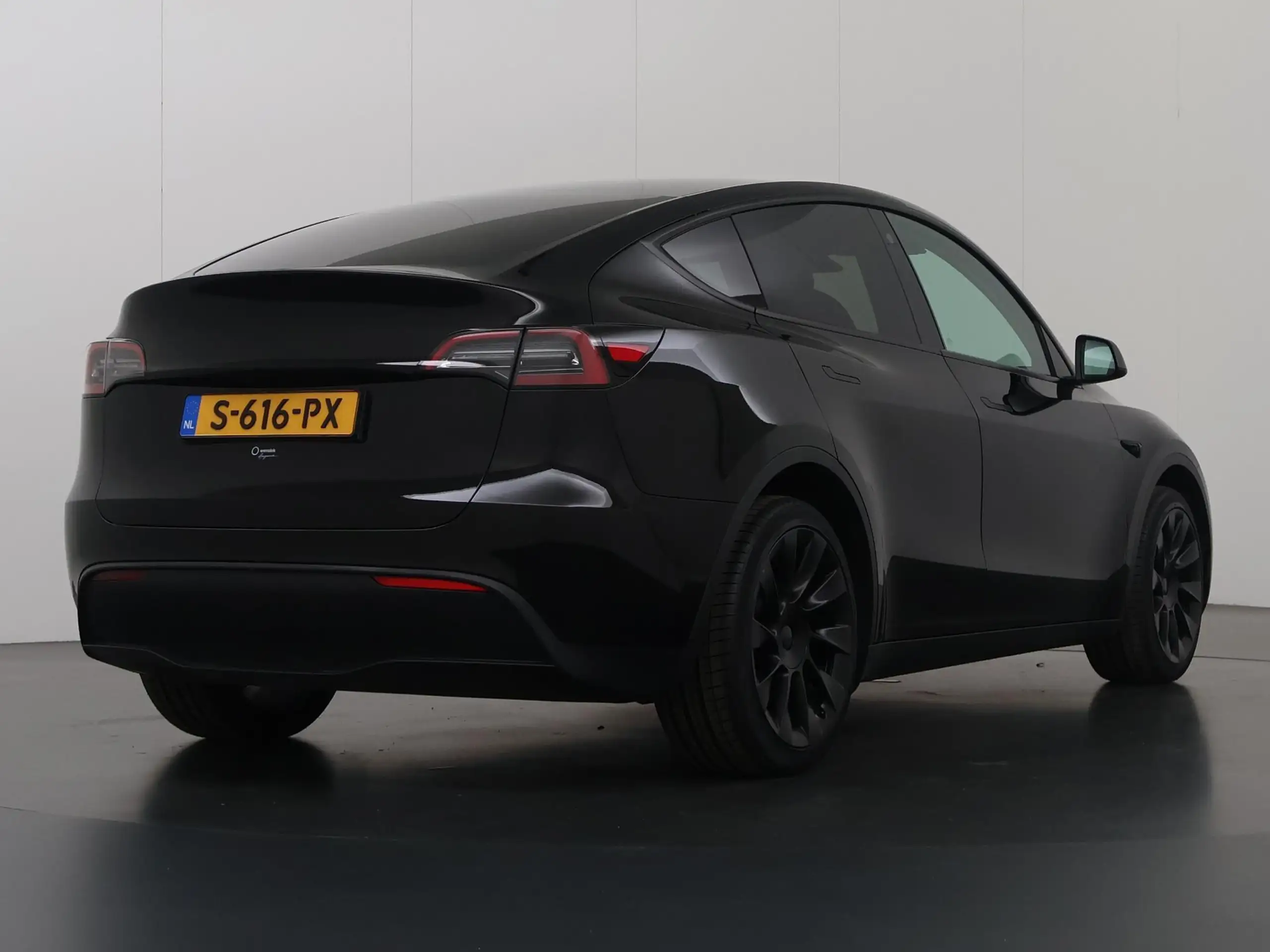 Tesla - Model Y