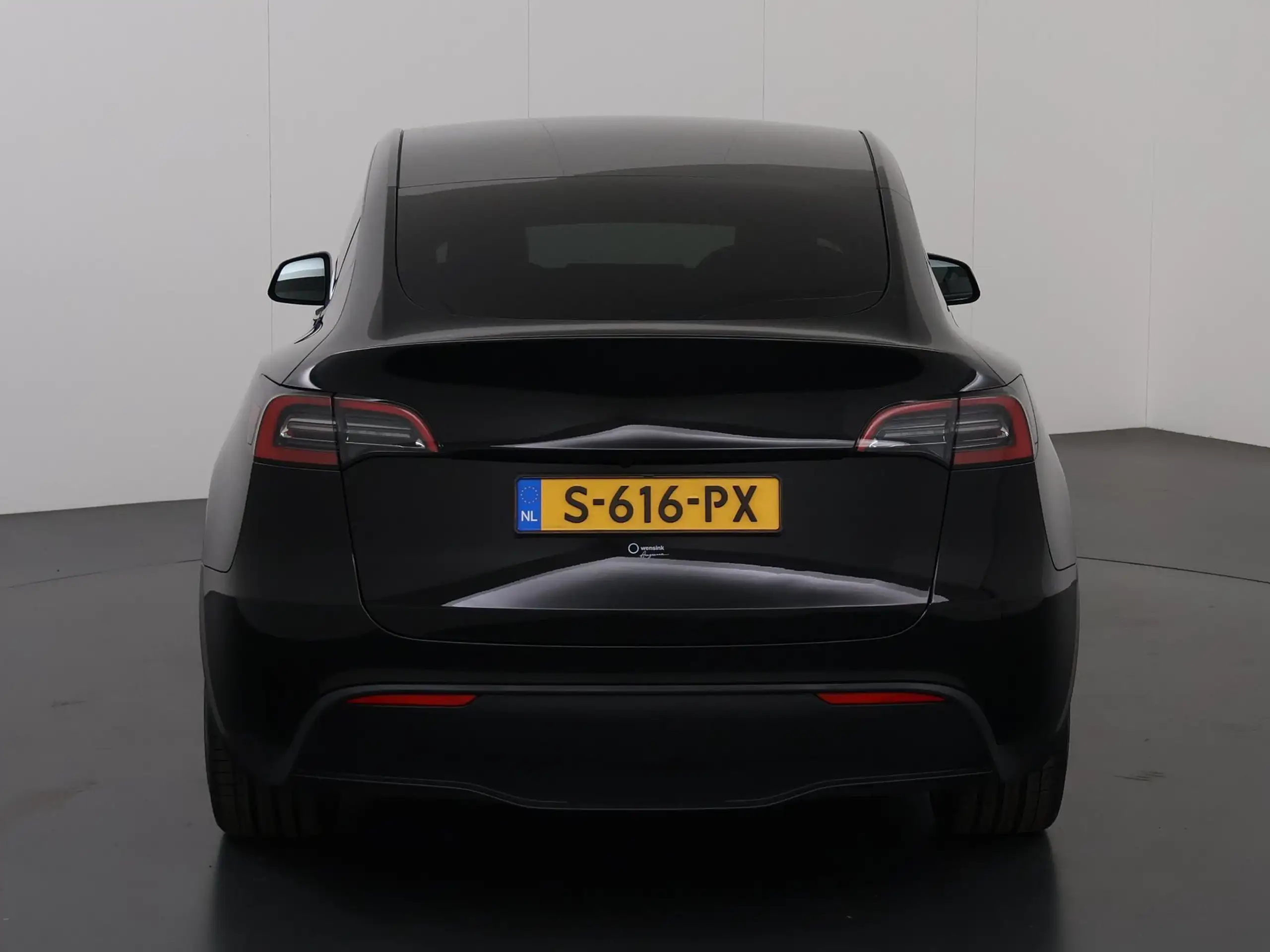 Tesla - Model Y