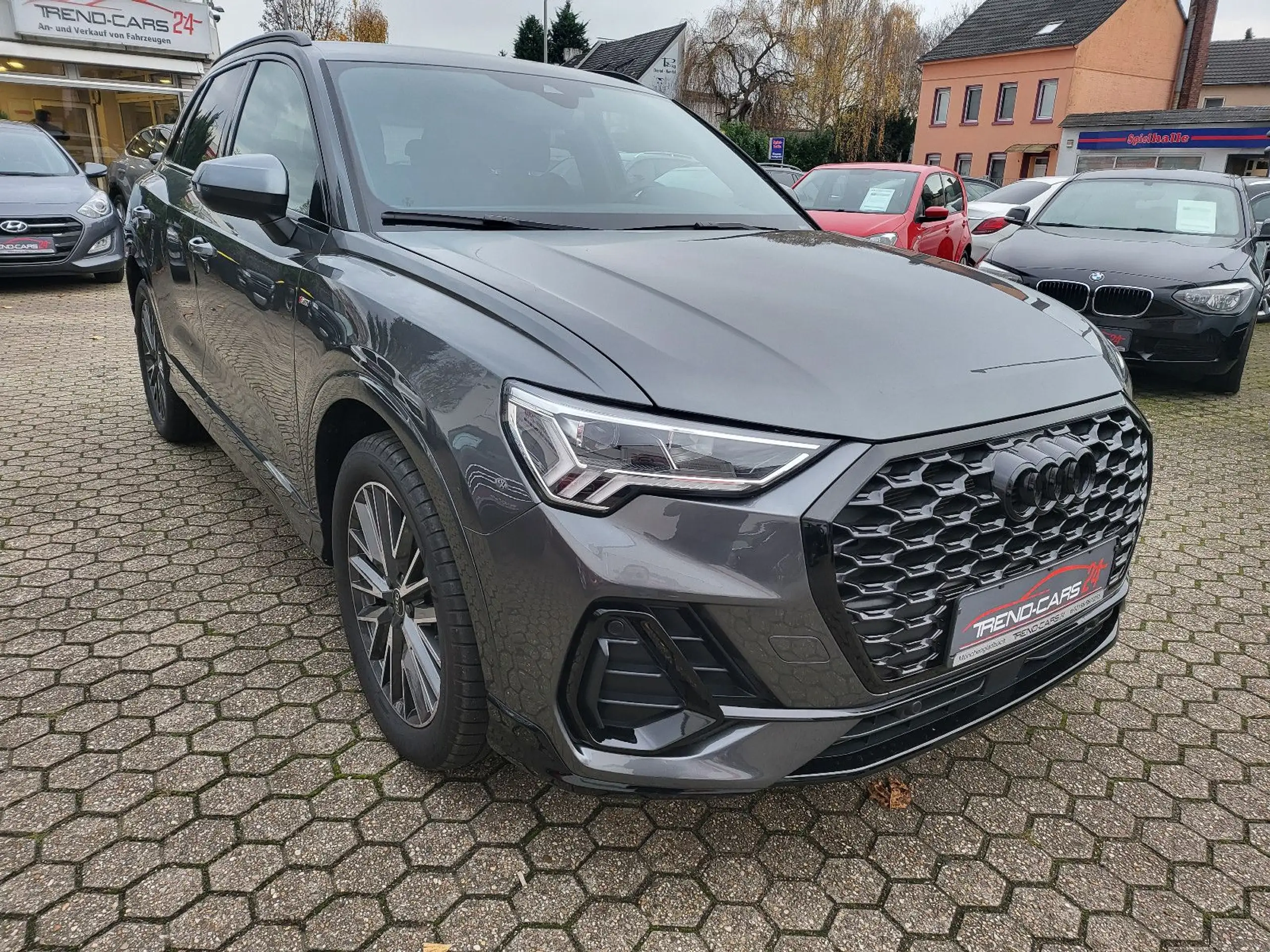 Audi - Q3